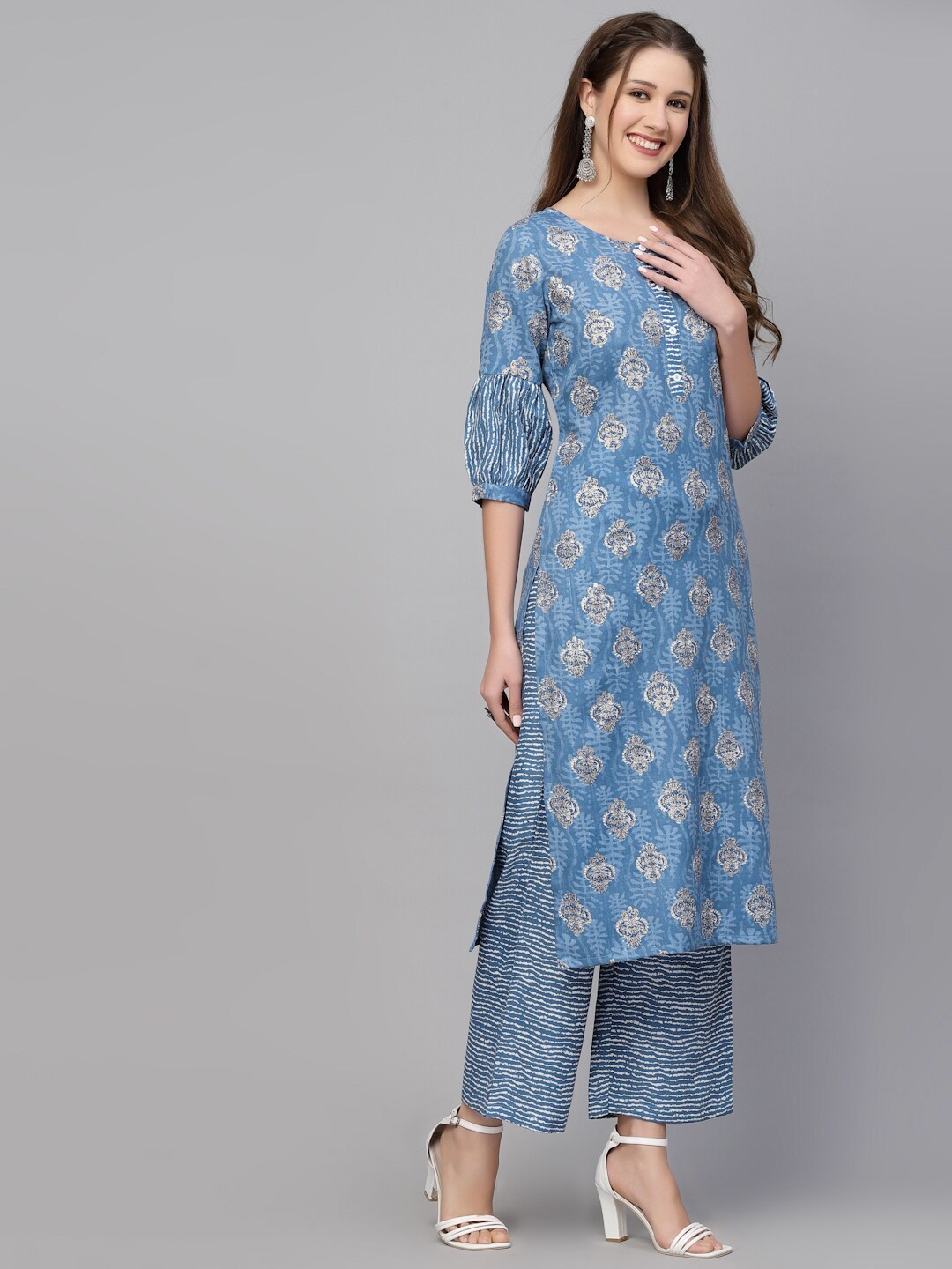 

SKYLEE Floral Printed Regular Kurta With Palazzos, Blue