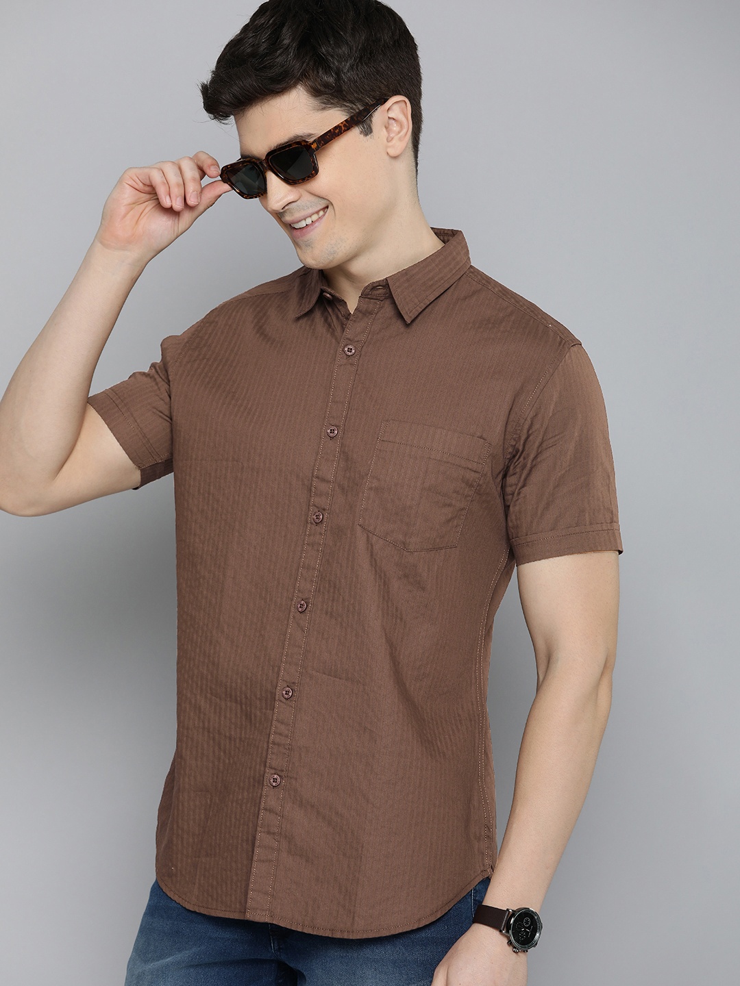 

HERE&NOW Men Slim Fit Opaque Striped Casual Shirt, Brown