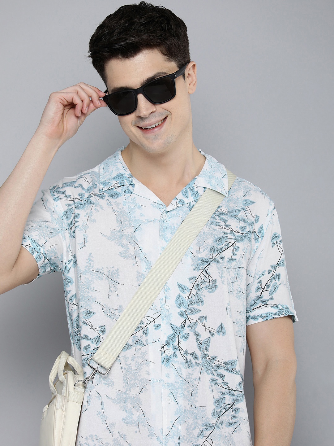 

HERE&NOW Men Slim Fit Tropical Printed Cuban Collar Casual Shirt, Blue