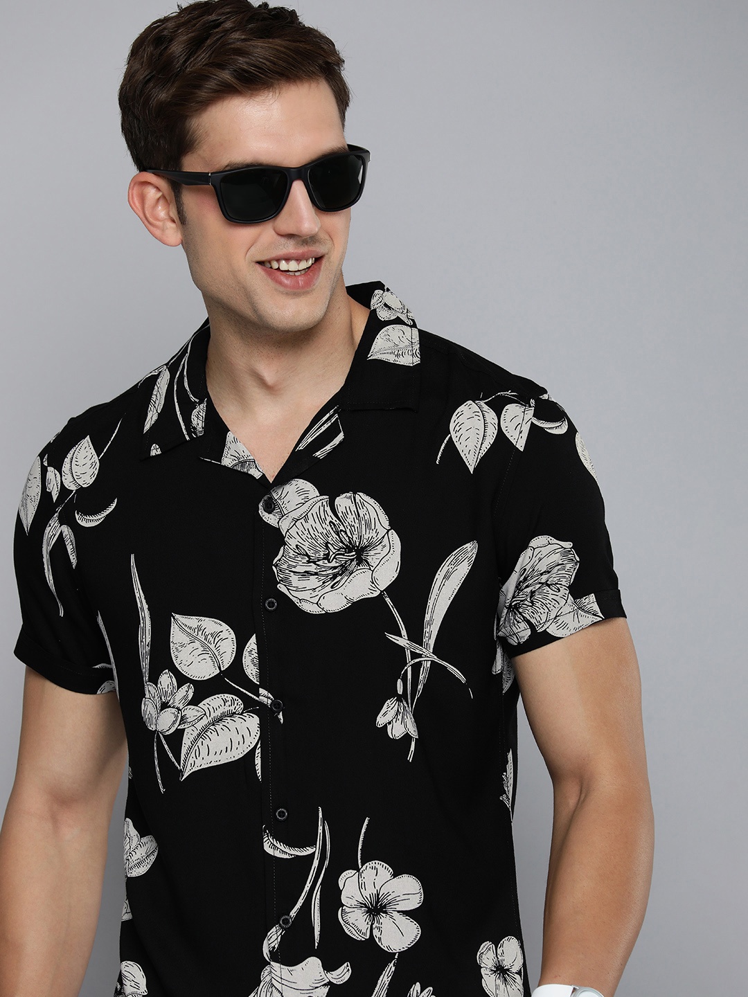 

HERE&NOW Men Slim Fit Floral Printed Cuban Collar Casual Shirt, Black