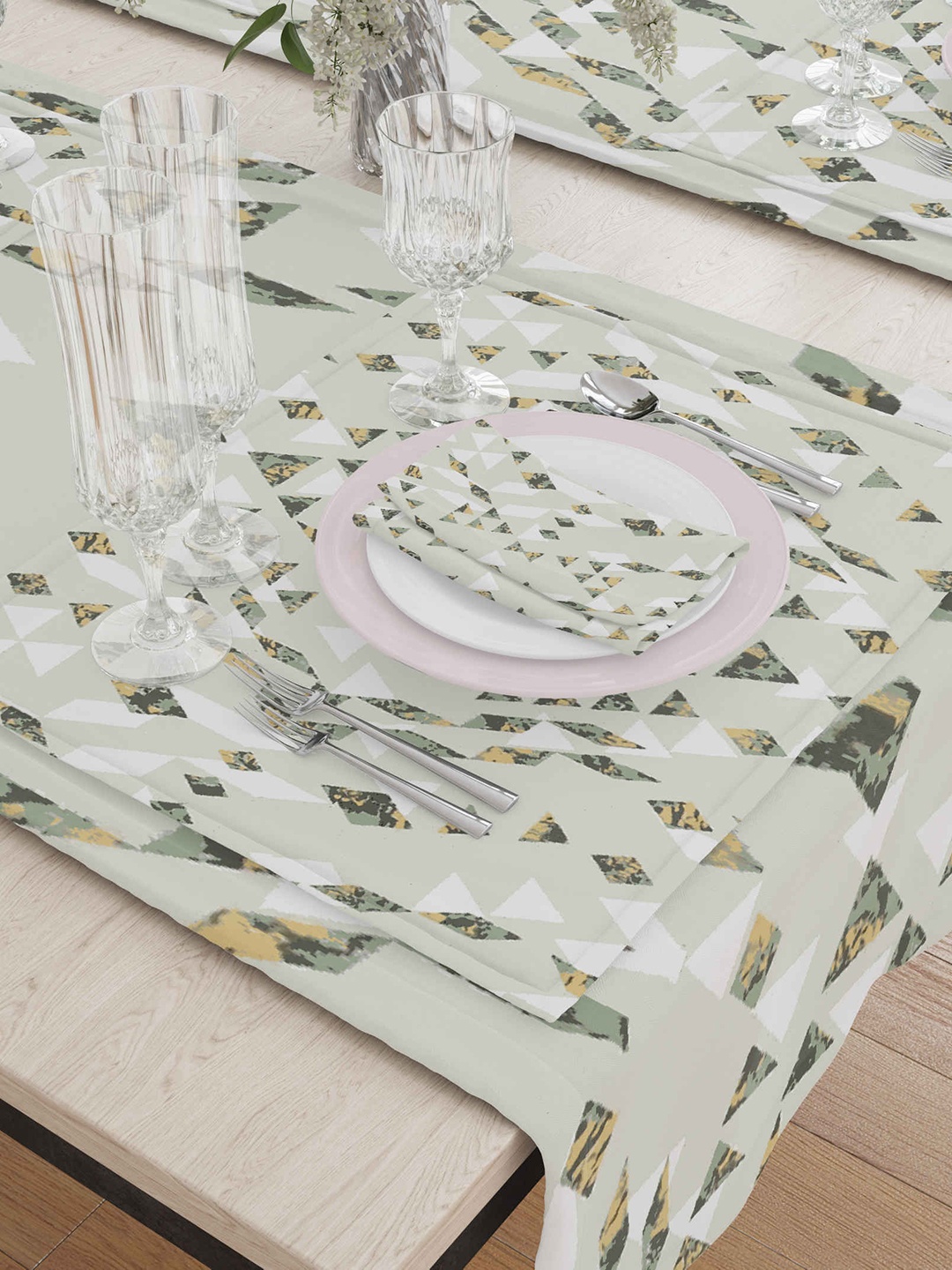 

THE WHITE MOSS Green & White 10 Pieces Printed 210 TC Table Linen Sets
