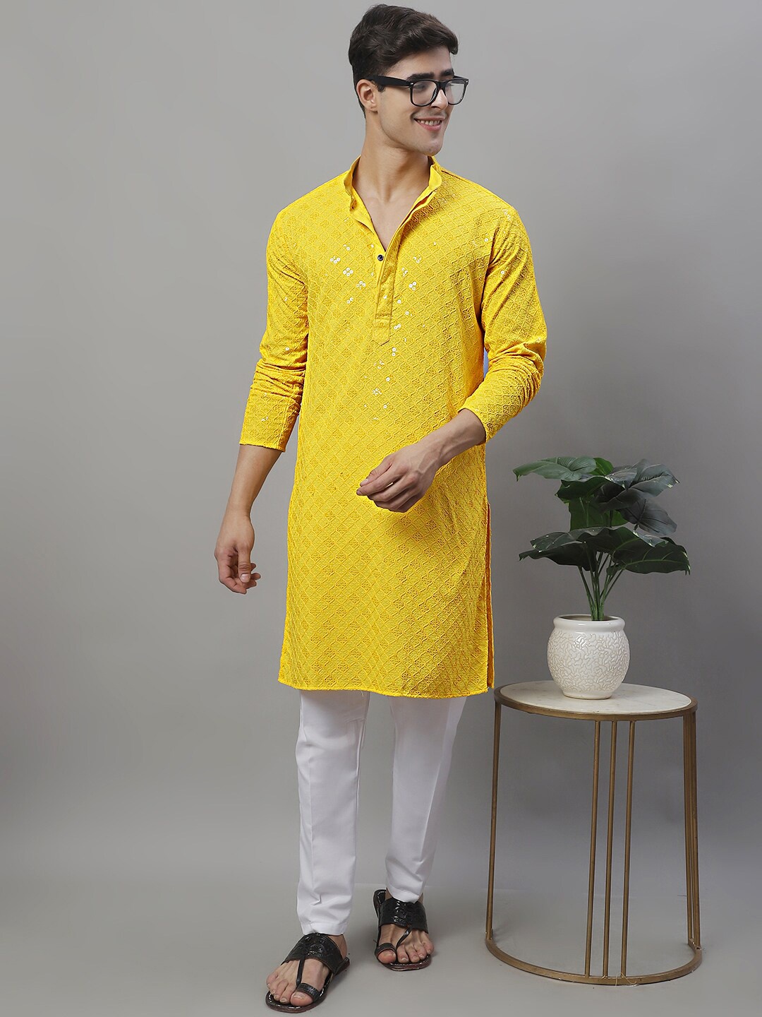 

Jompers Geometric Chikankari Embroidered Kurta With Pyjamas, Yellow