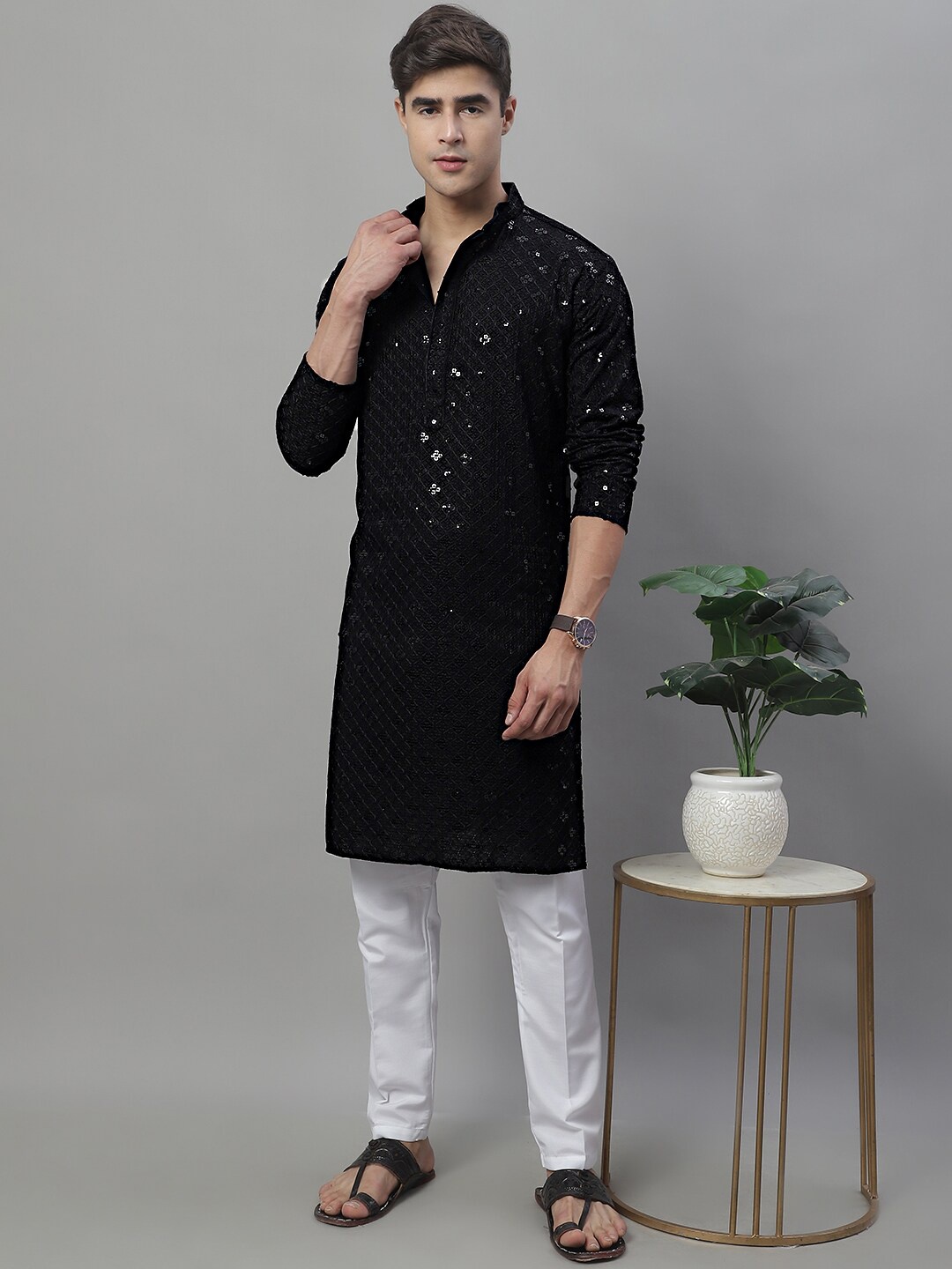 

Jompers Geometric Chikankari Embroidered Kurta With Pyjamas, Black