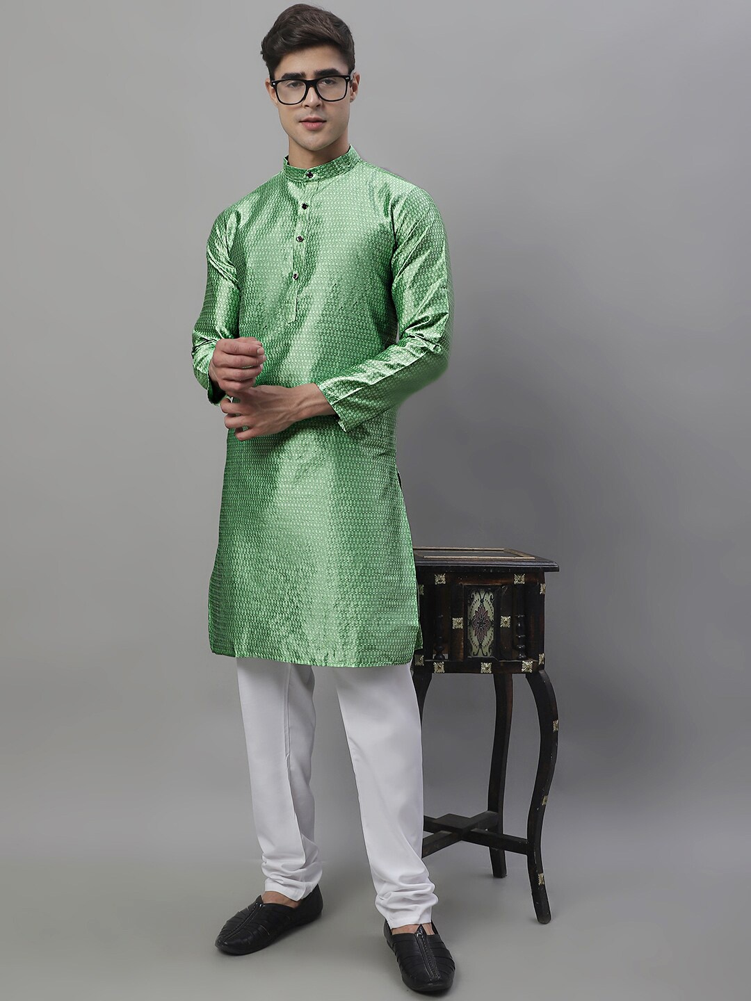 

Jompers Geometric Woven Design Pure Cotton Kurta With Churidar, Green