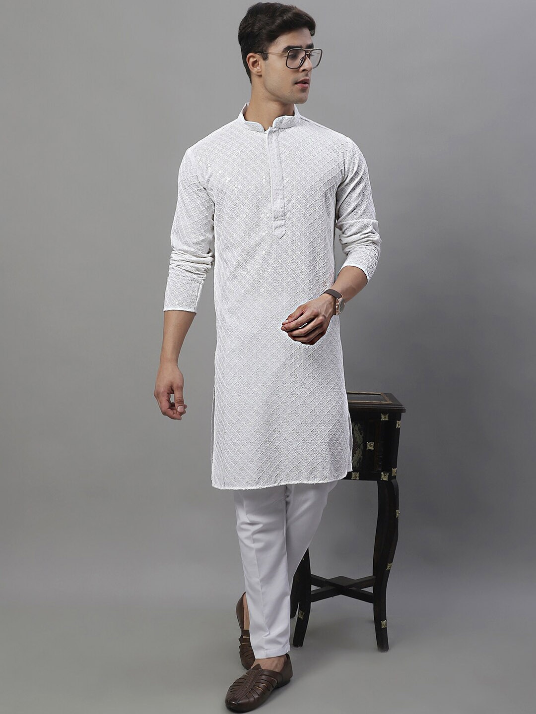 

Jompers Geometric Chikankari Embroidered Kurta With Pyjamas, White