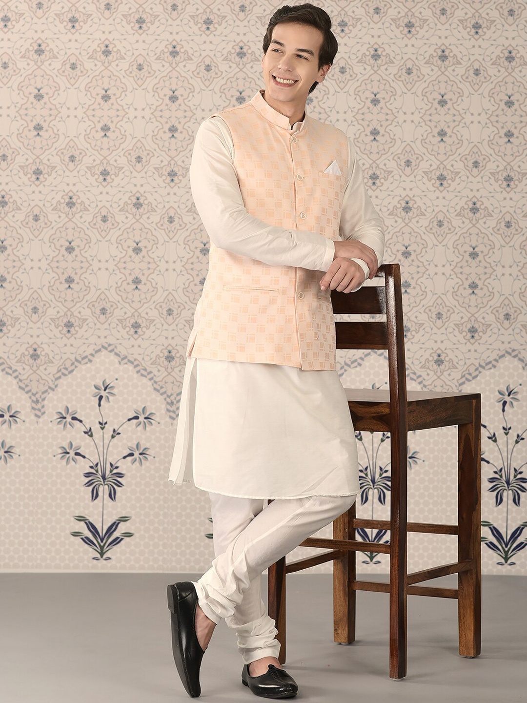 

Ode by House of Pataudi Off White & Peach-Coloured Kurta with Churidar & Nehru Jacket