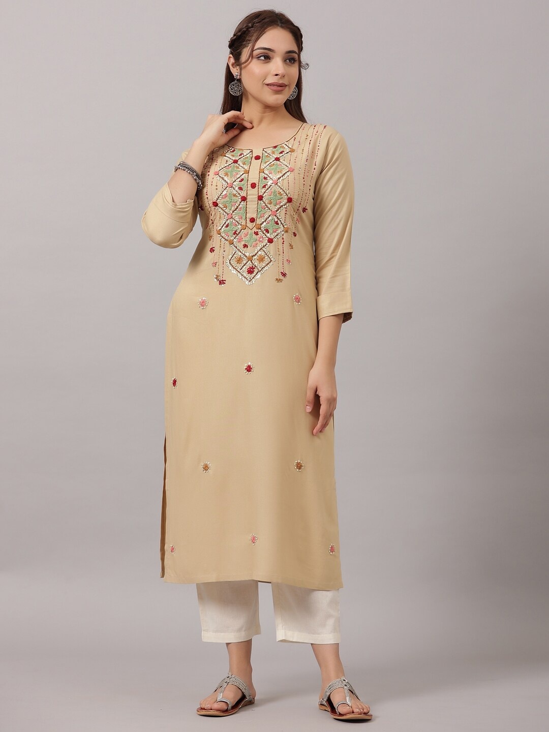 

Amchoor Ethnic Motifs Embroidered Straight Kurta, Beige