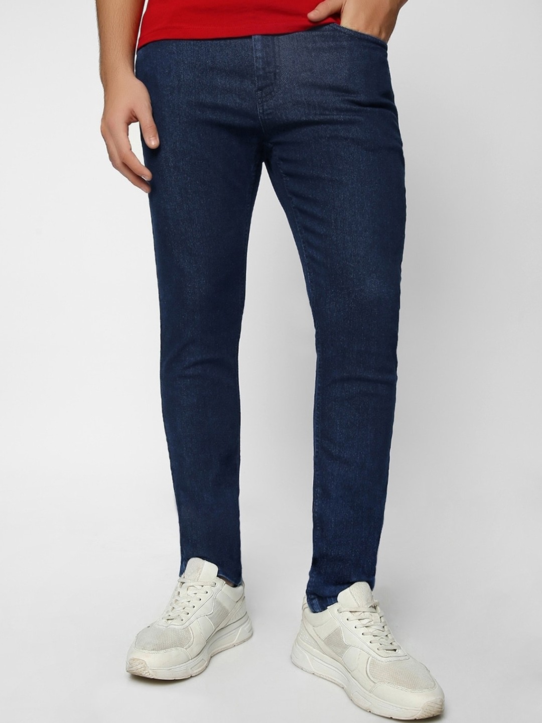 

Bewakoof Men Regular Fit Mid-Rise Clean Look Light Fade Cotton Jeans, Blue