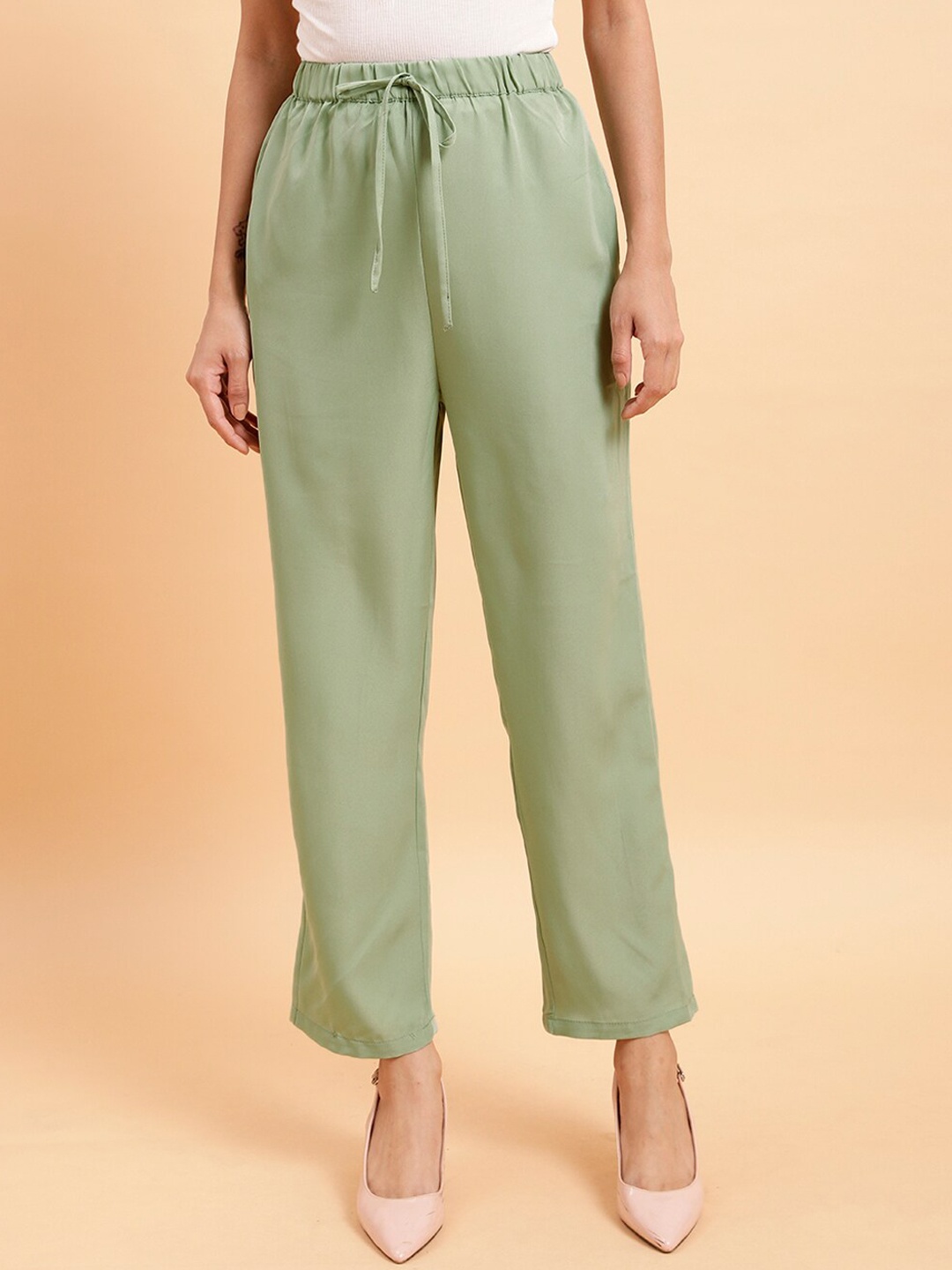 

MINT STREET Women Mid-Rise Regular Trousers, Green