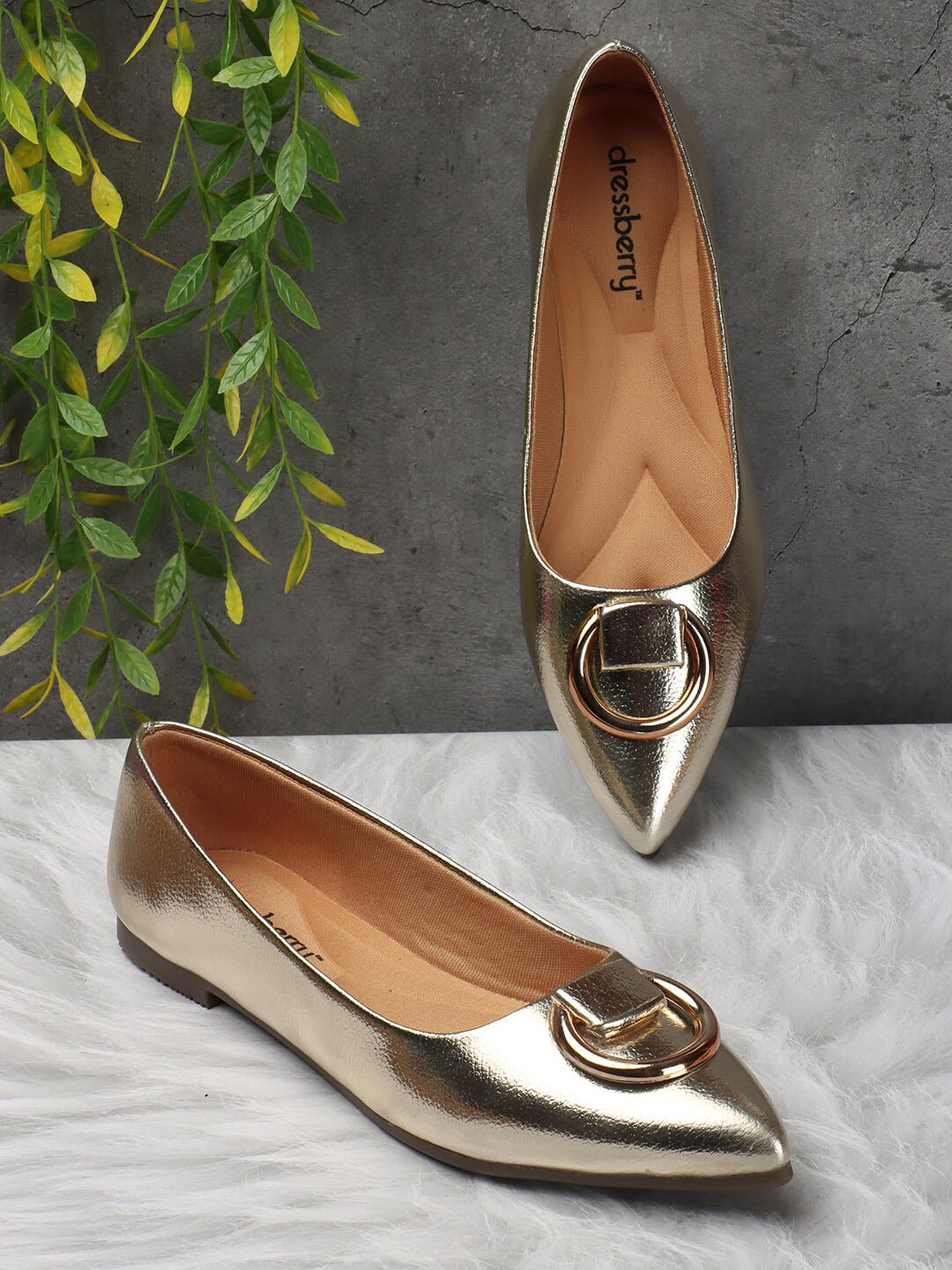 

DressBerry Gold-Toned Buckle Embellished Ballerinas