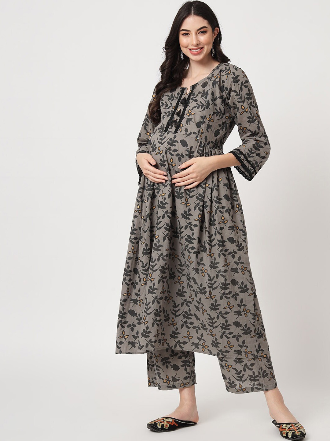 

Aujjessa Maternity Floral Printed Lace Detail A-Line Pure Cotton Kurta with Palazzos, Grey