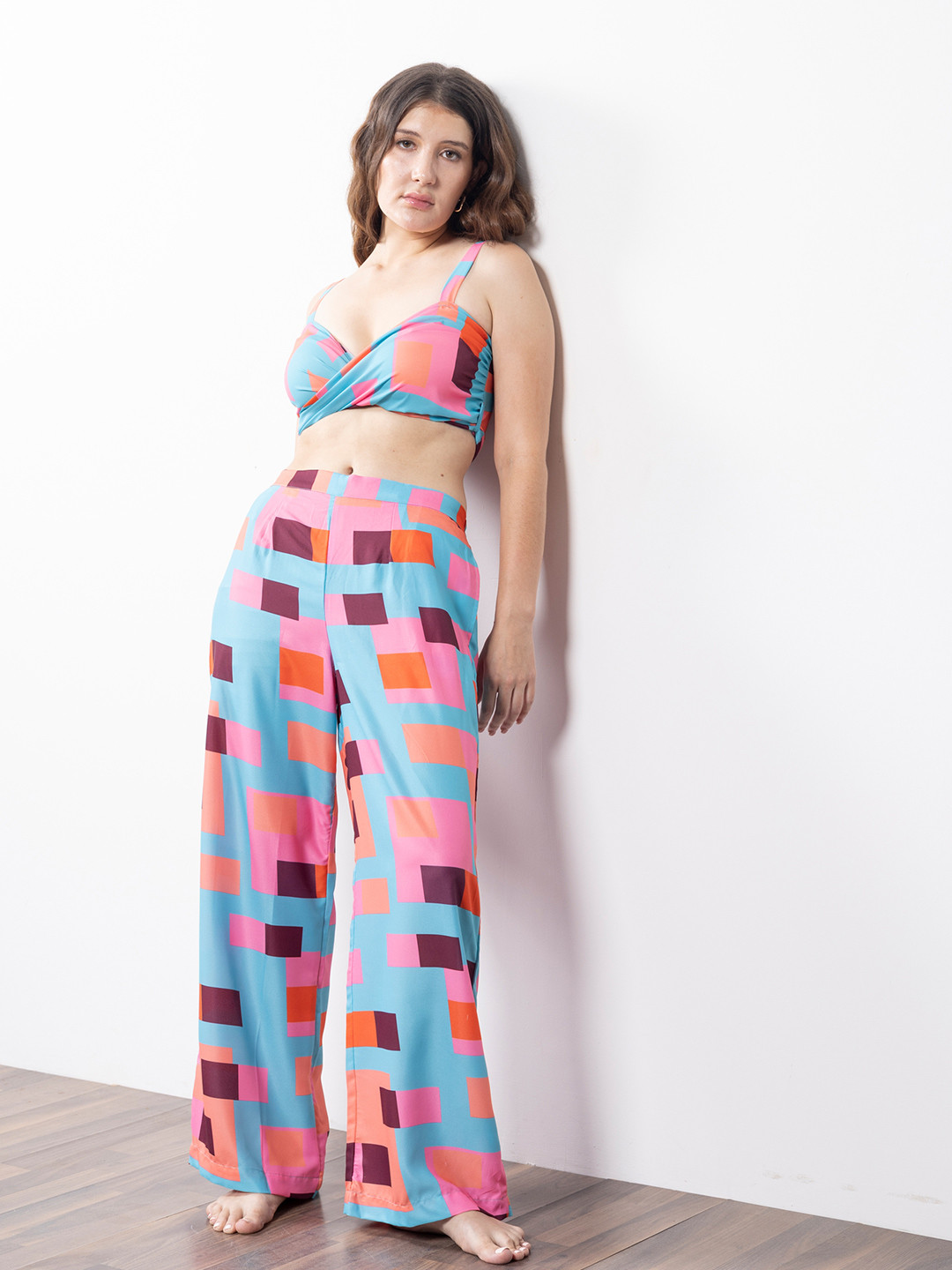 

EROTISSCH Blue & Pink Geometric Printed Relaxed-Fit Swimwear Set