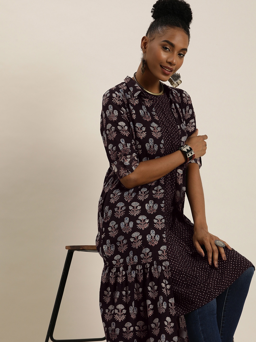 

Taavi Women Ajrakh Ethnic Motifs Printed Kurta with Shrug, Black
