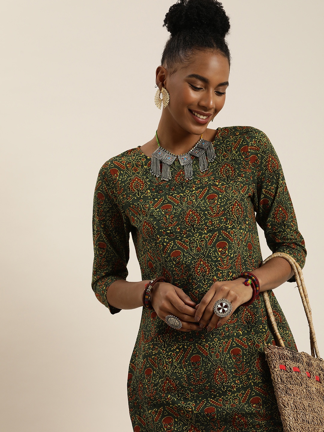

Taavi Women Ethnic Motifs Ajrakh Print Straight Ethnic Dress, Green