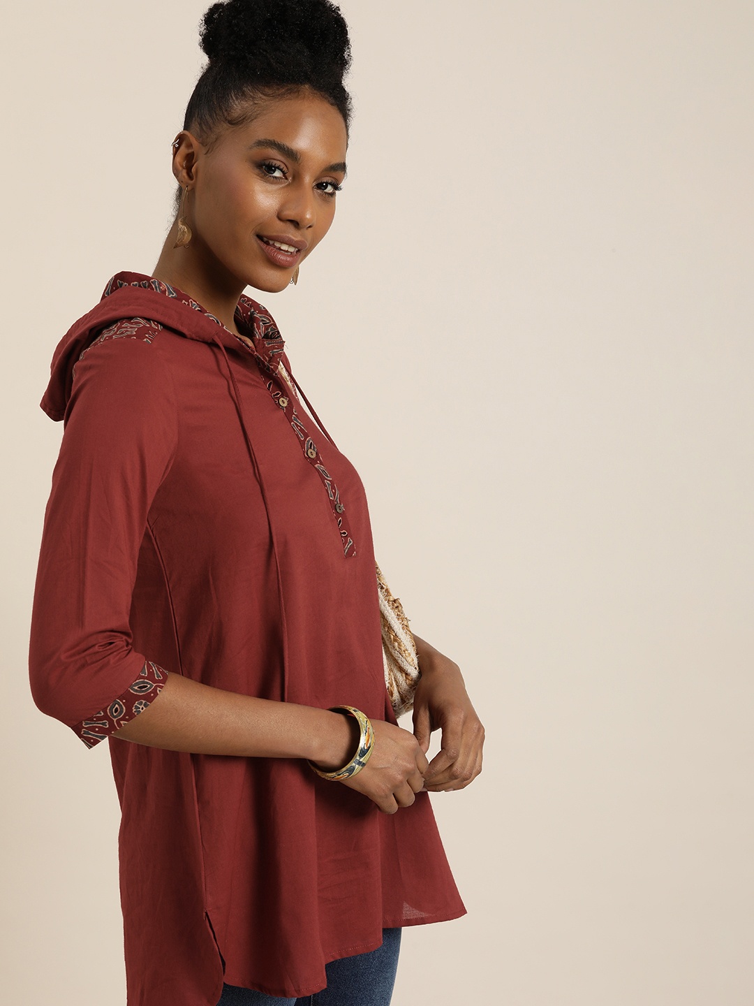 

Taavi Printed Hood Neck Pure Cotton Ajrakh Kurti, Maroon