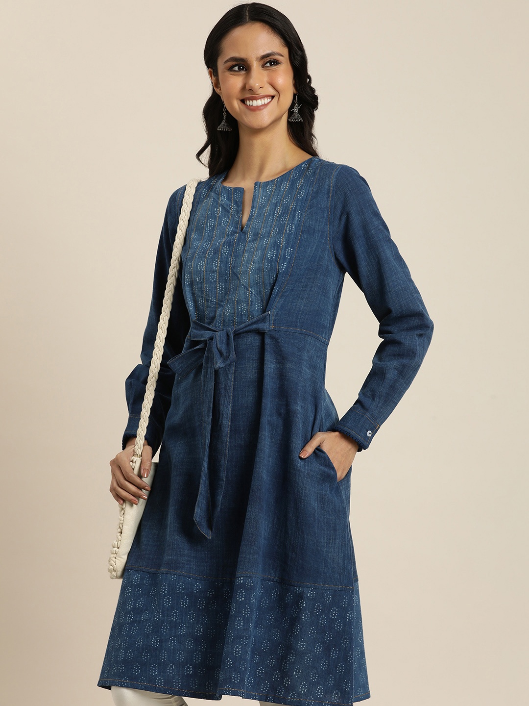 

Taavi Geometric Printed A-Line Indigo Denim Kurta, Navy blue