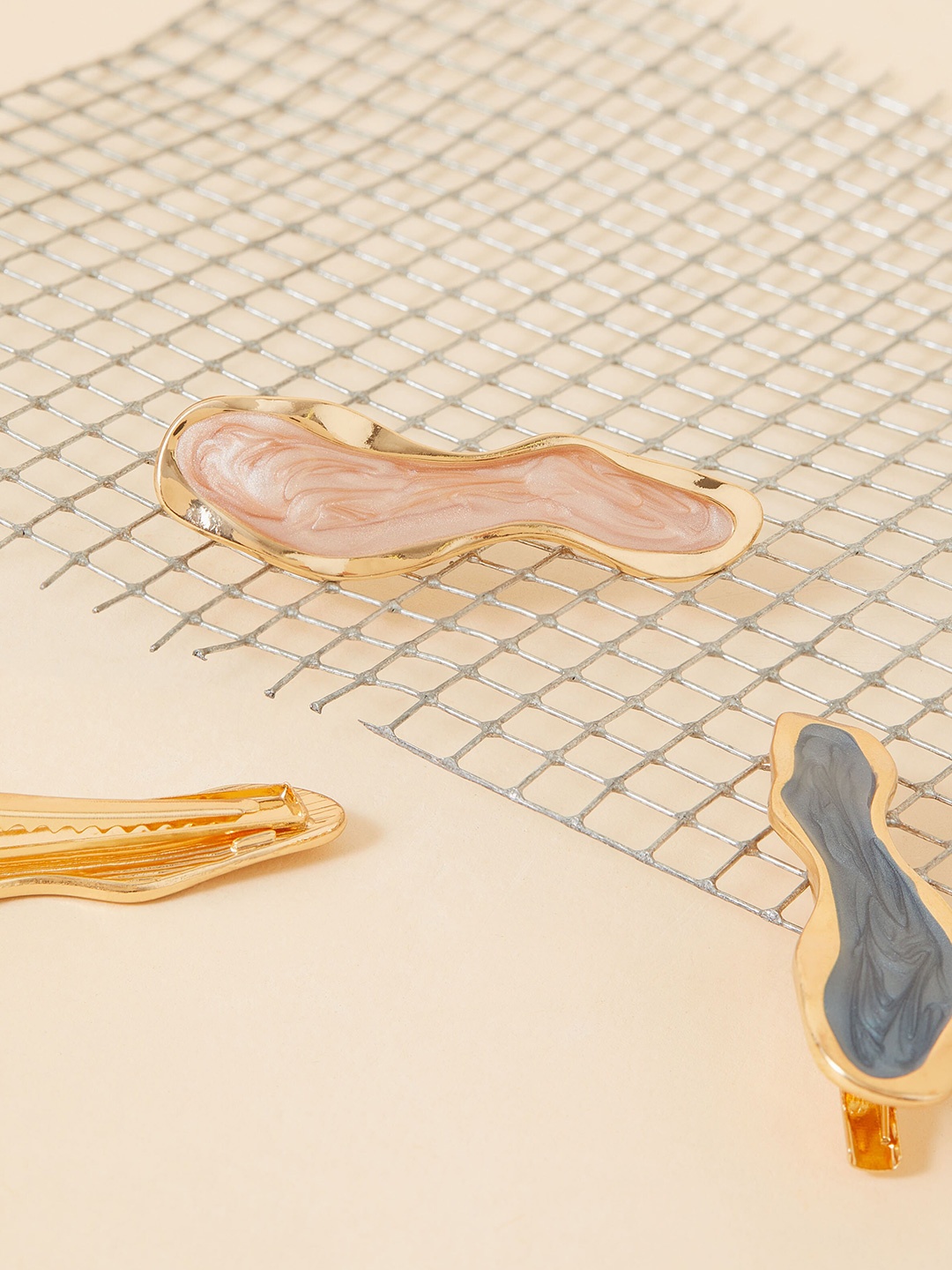

Accessorize Women Set of 3 Alligator Hair Clip, Gold