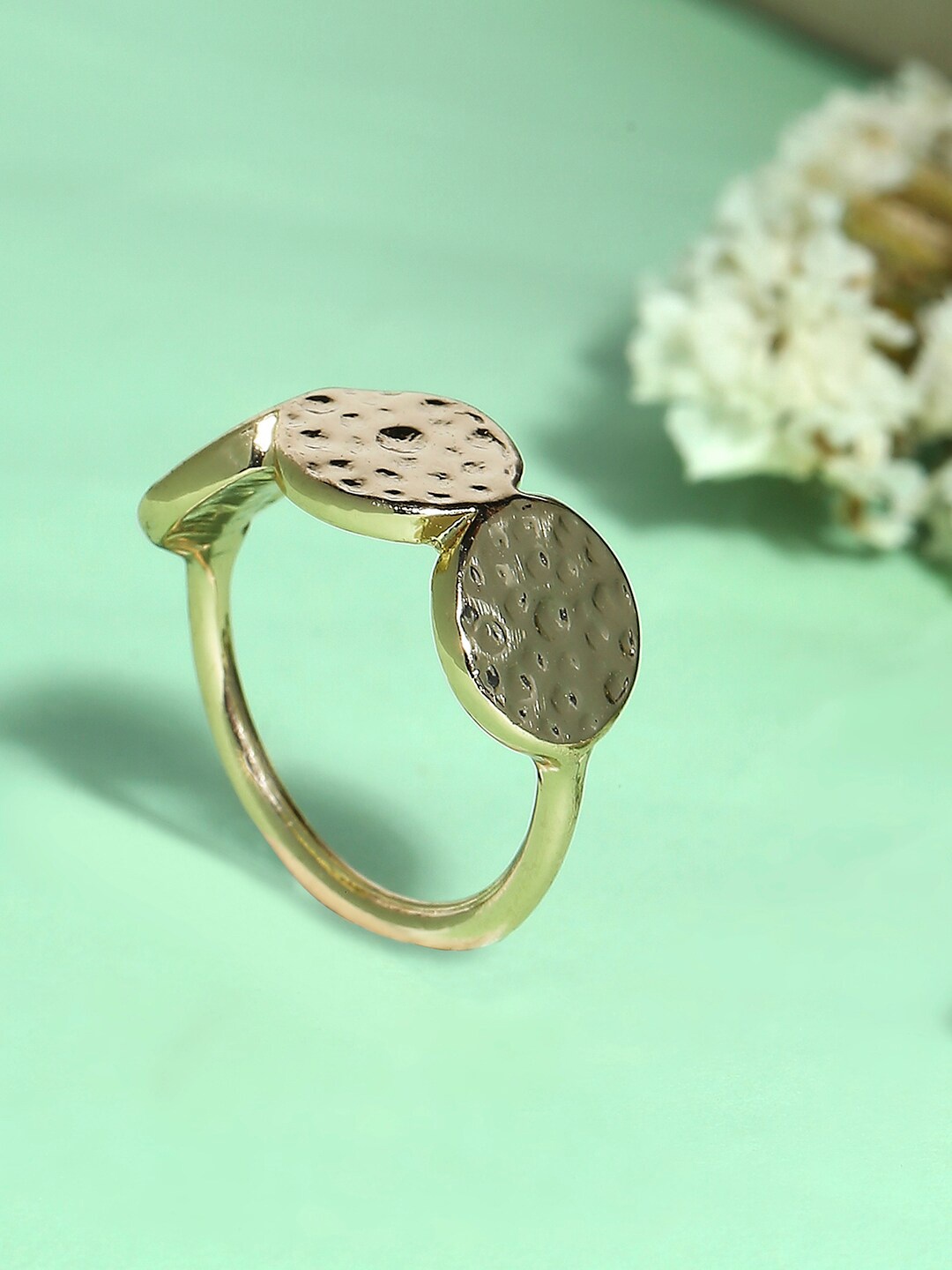 

Accessorize Gold-Plated Textured Disc Finger Ring