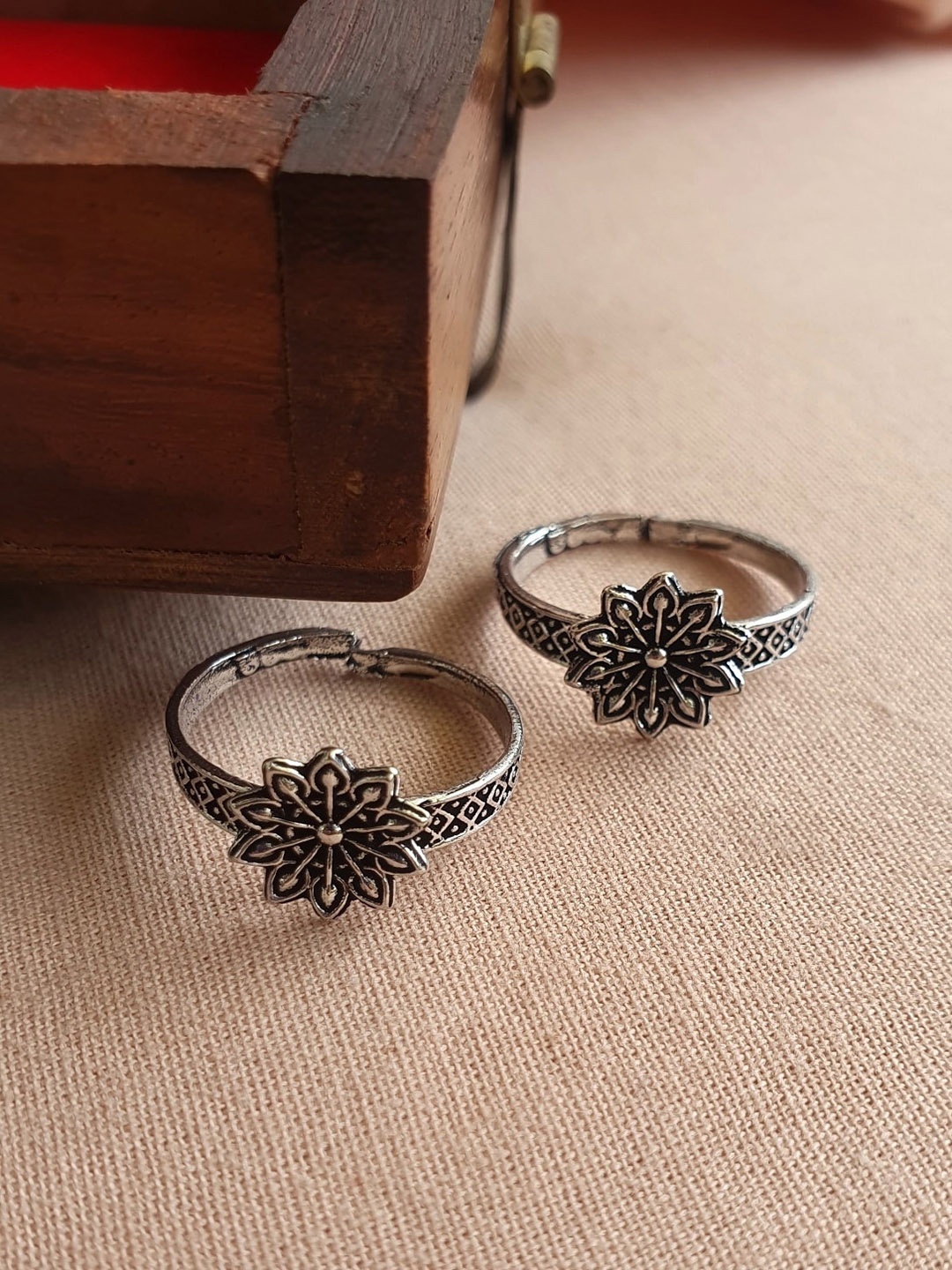 

Infuzze Set Of 2 Silver-Plated Toe Rings