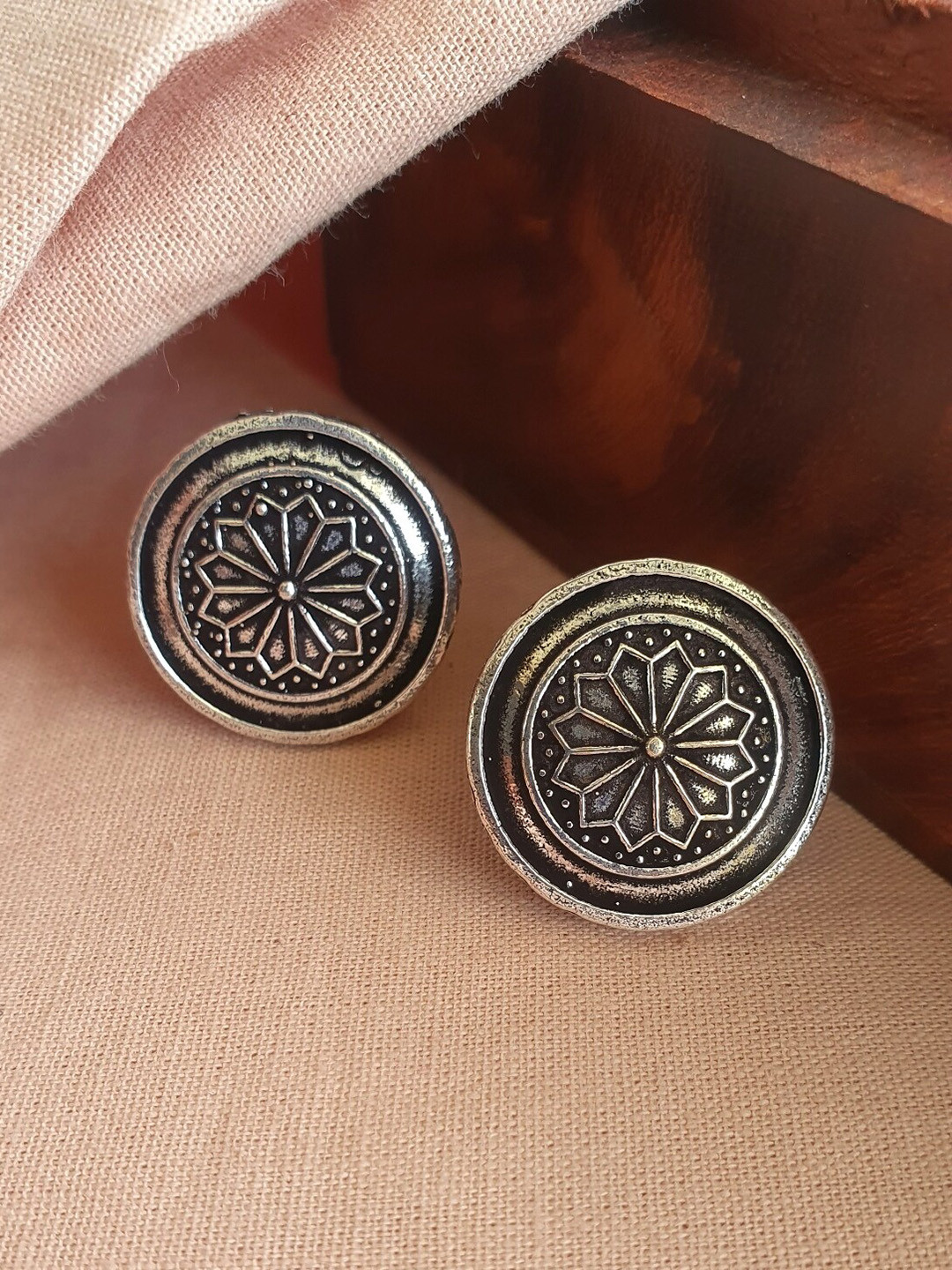 

Infuzze Silver-Plated Toe Rings