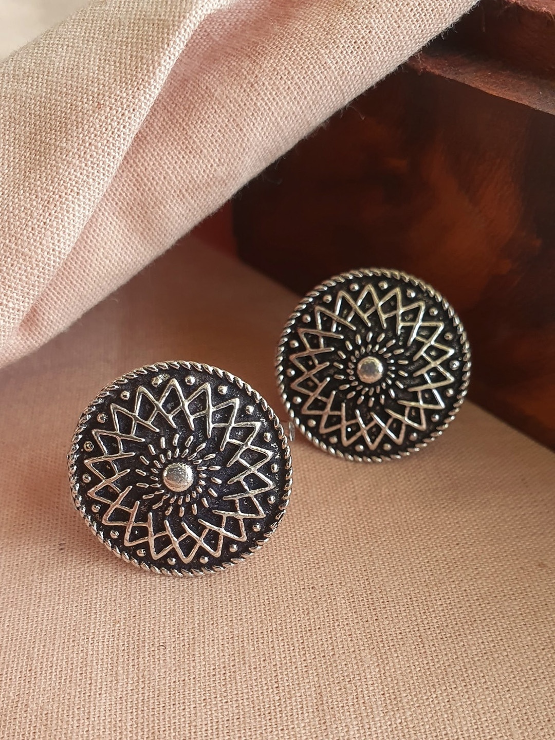 

Infuzze Silver-Plated Toe Rings