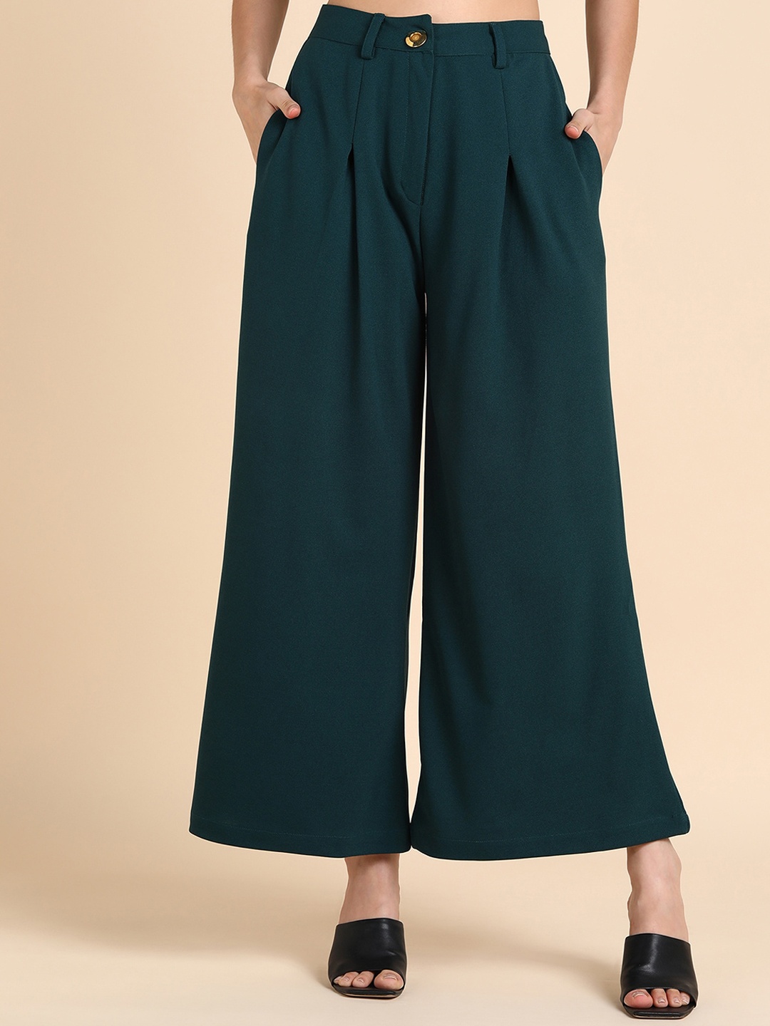 

DODO & MOA Women Green Mid-Rise Relaxed Fit Pleated Parallel Trousers