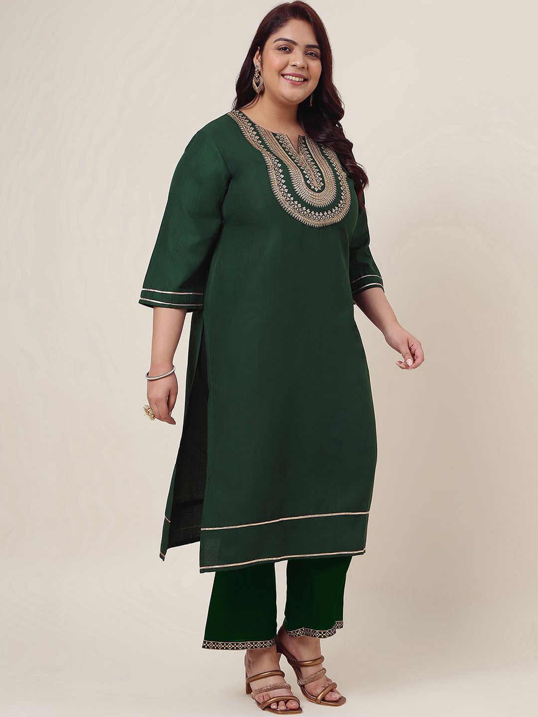 

SKYLEE Plus Size Yoke Design Zari Sequined Kurta, Green