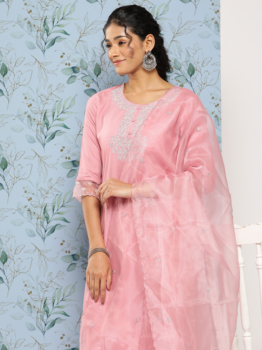 

Nayo Women Floral Yoke Design Regular Kurta with Trousers & With Dupatta, Pink
