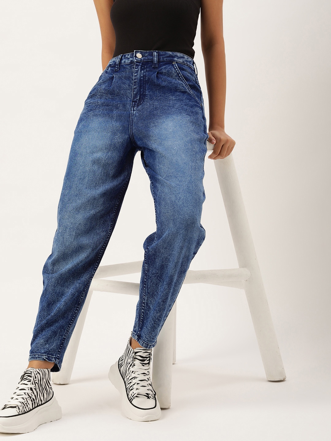 

Kook N Keech Women Blue Relaxed Fit Light Fade Stretchable Jeans