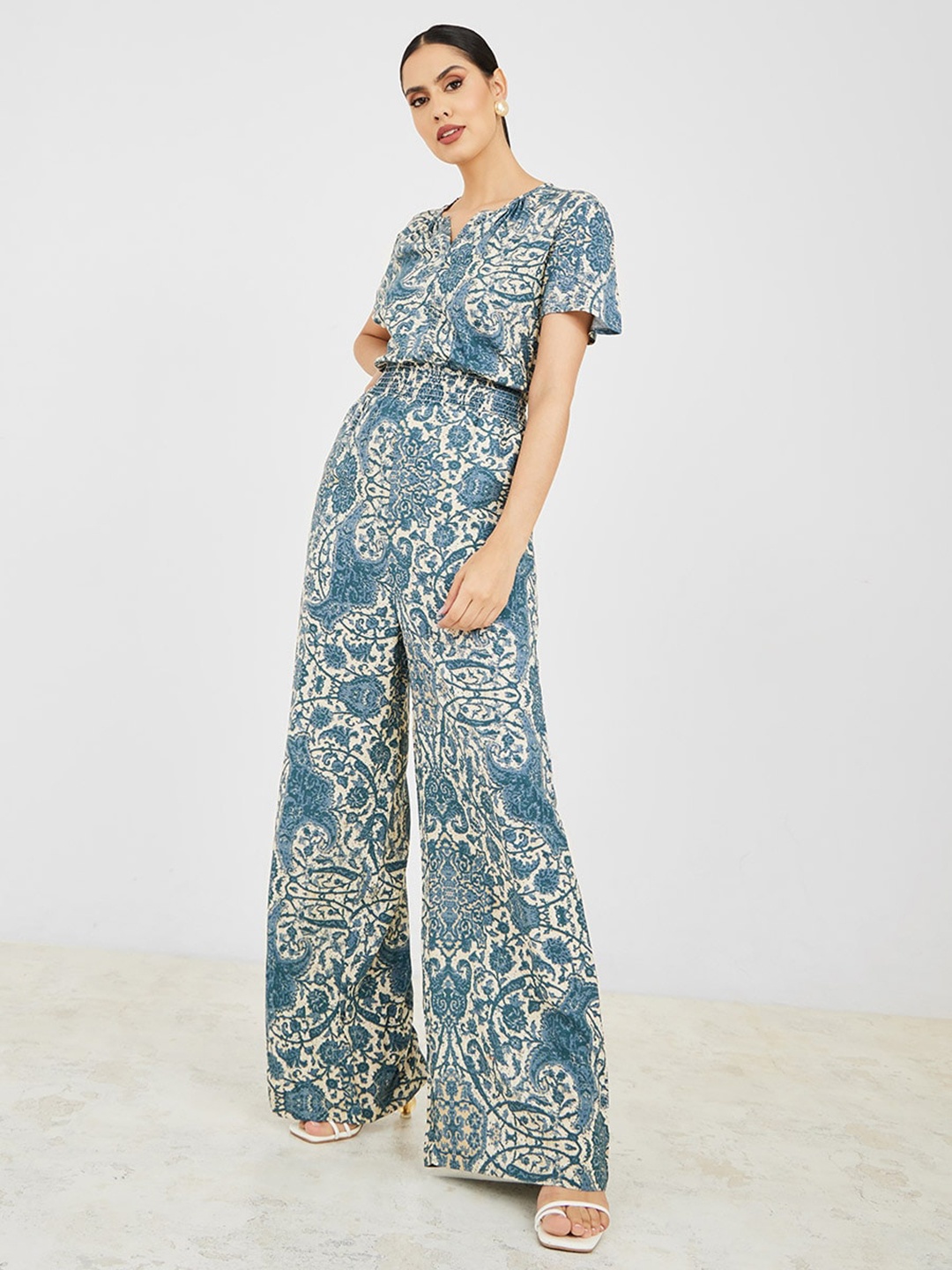 

Styli White & Blue Printed Basic Jumpsuit