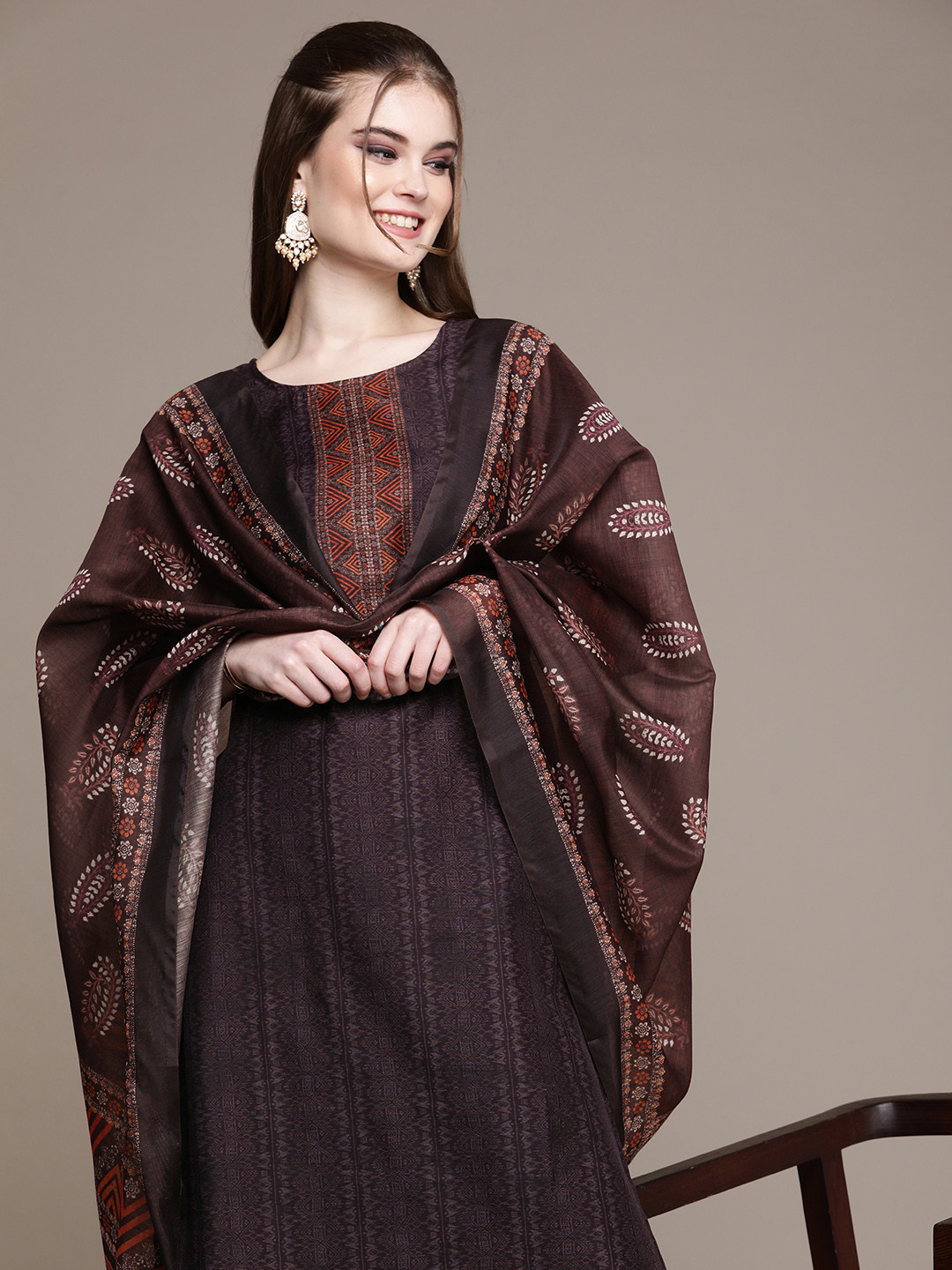 

Anouk Women Coffee Brown Ethnic Motifs Printed Regular Kurta with Trousers