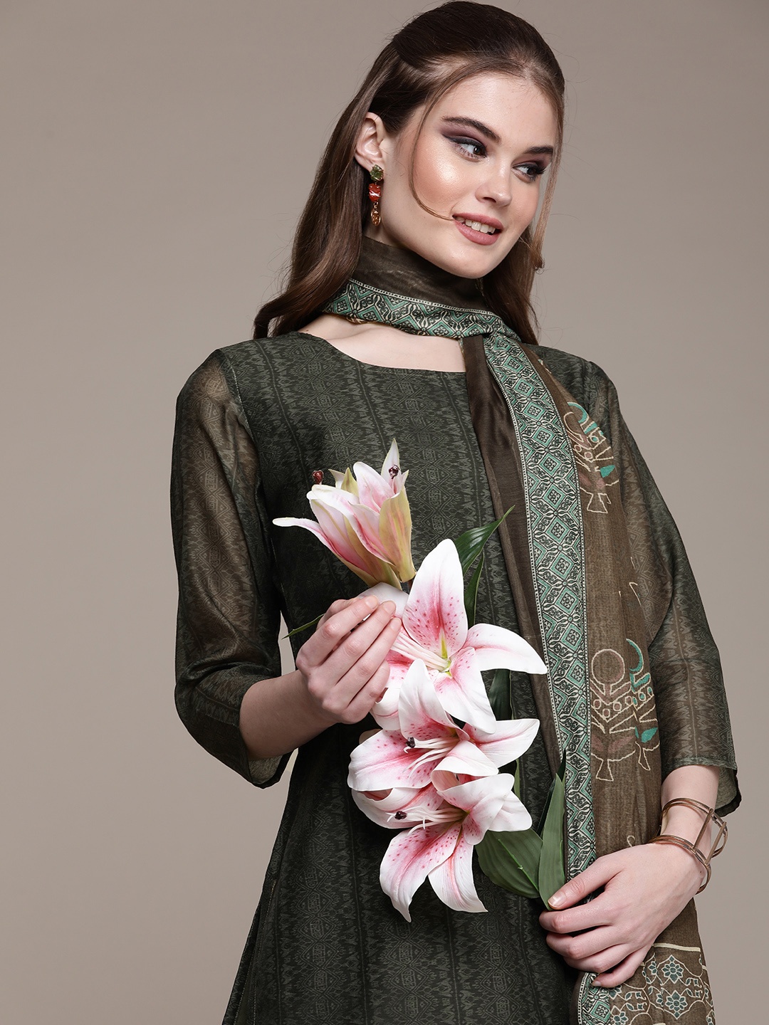 

Anouk Women Green Ethnic Motifs Printed Regular Kurta with Trousers