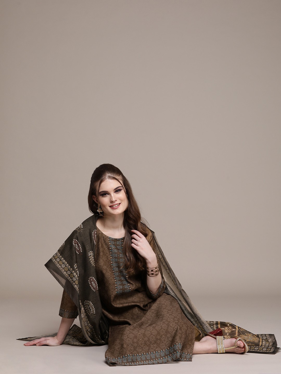 

Anouk Women Brown Ethnic Motifs Printed Regular Kurta with Trousers