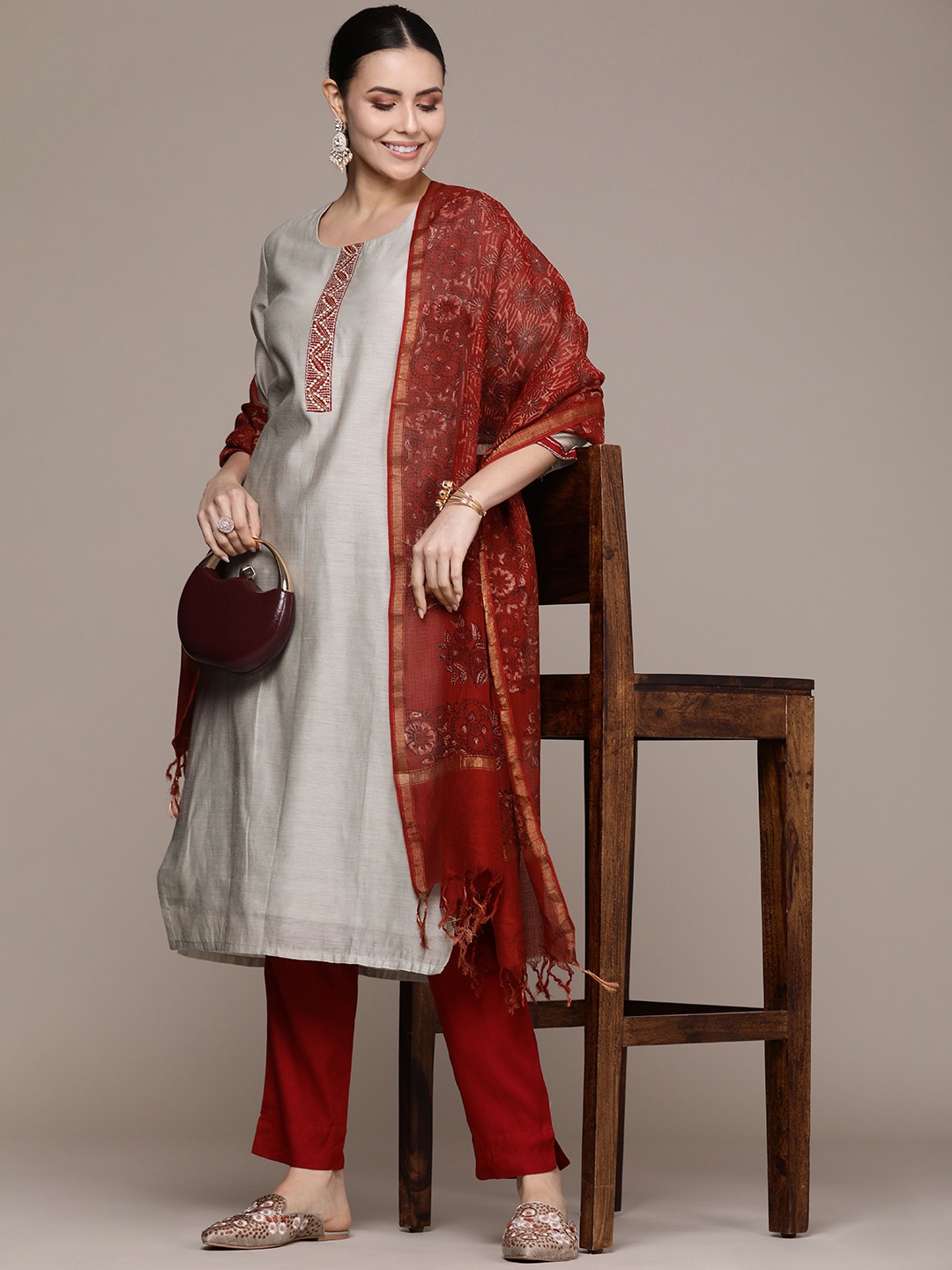 

Navibhu Women Yoke Design Regular Sequinned Kurta with Trousers, Grey