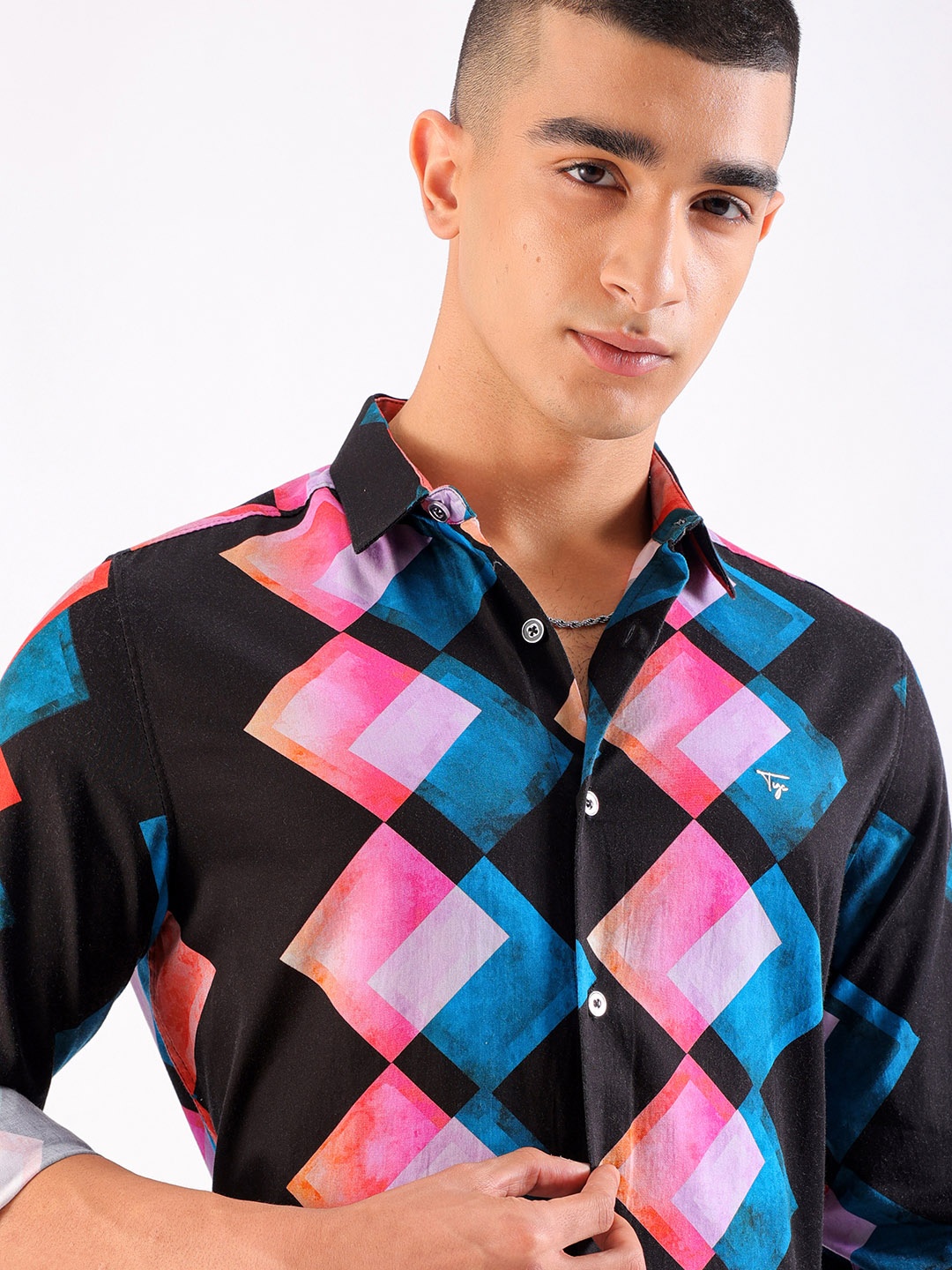 

The Indian Garage Co Men Slim Fit Opaque Printed Party Shirt, Black