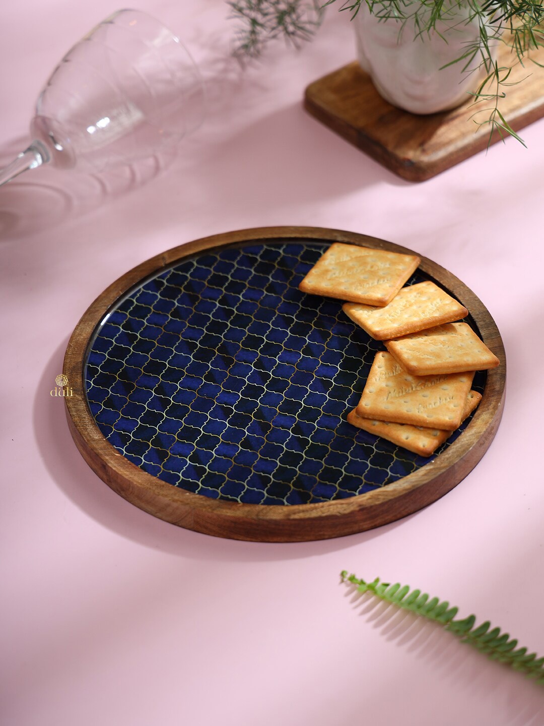 

DULI Blue & Brown Printed Wooden Round Serving Tray