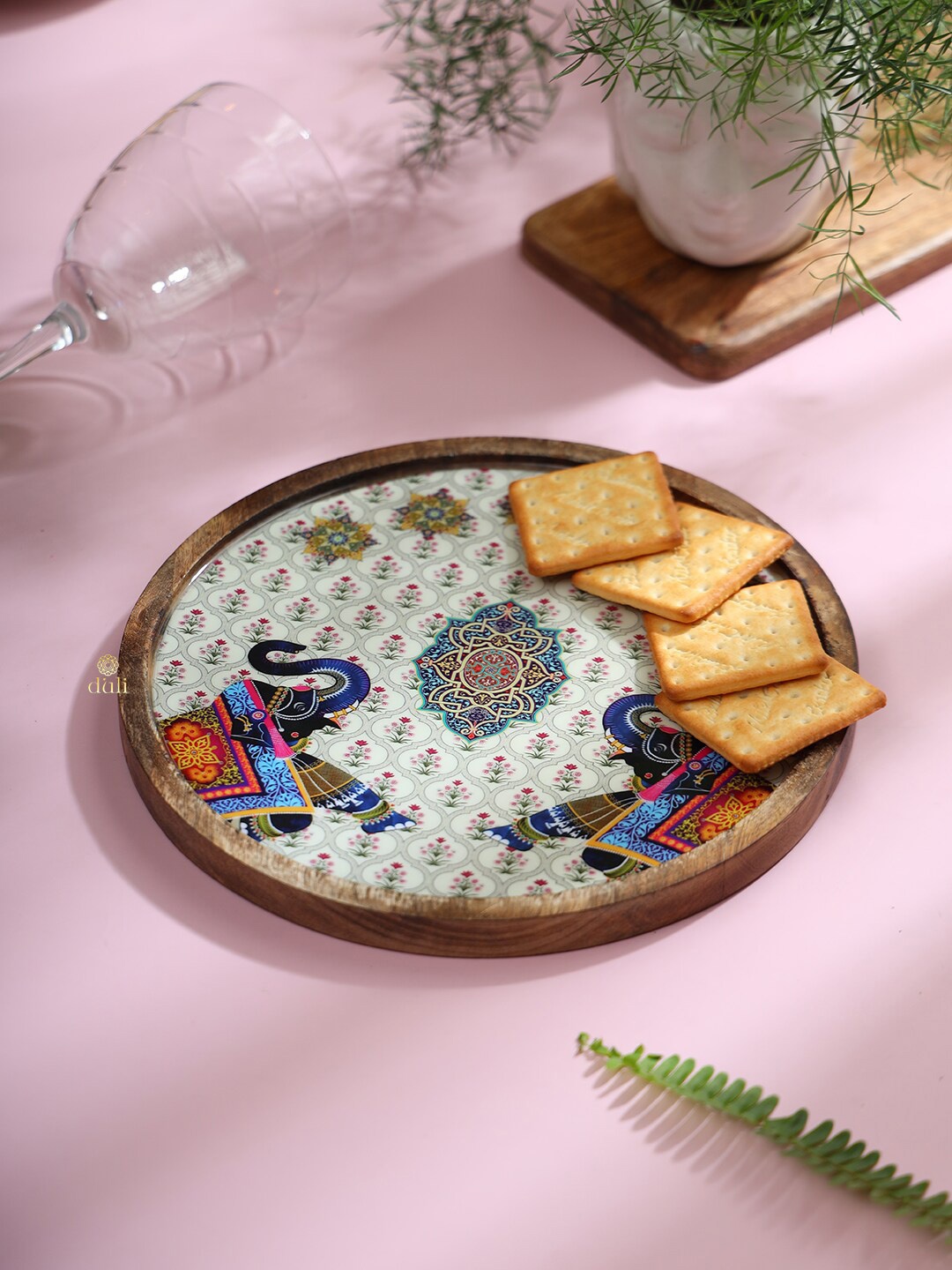 

DULI White & Pink Printed Wooden Round Serving Tray