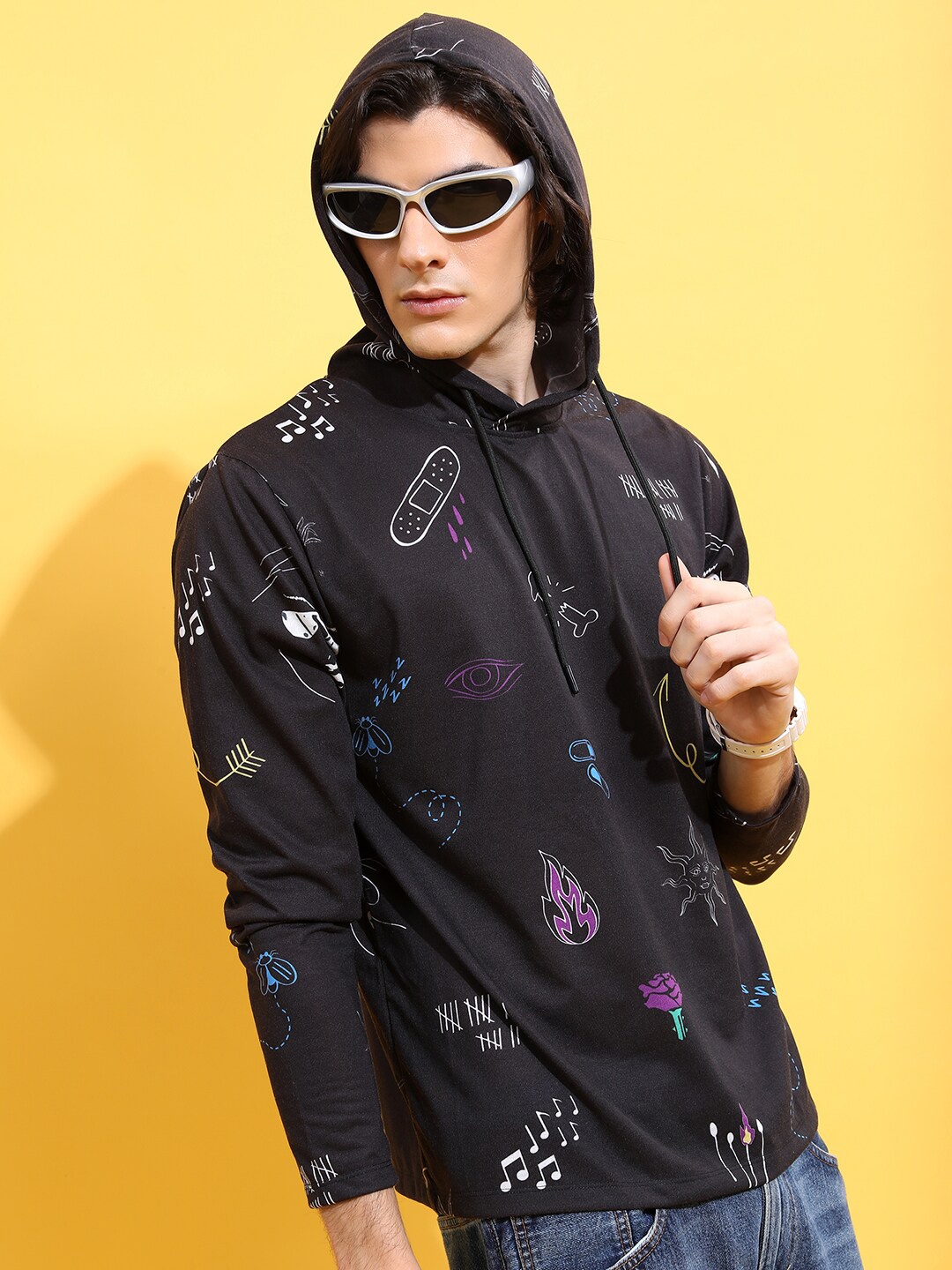 

HIGHLANDER Black Hooded Conversational Printed T-shirt