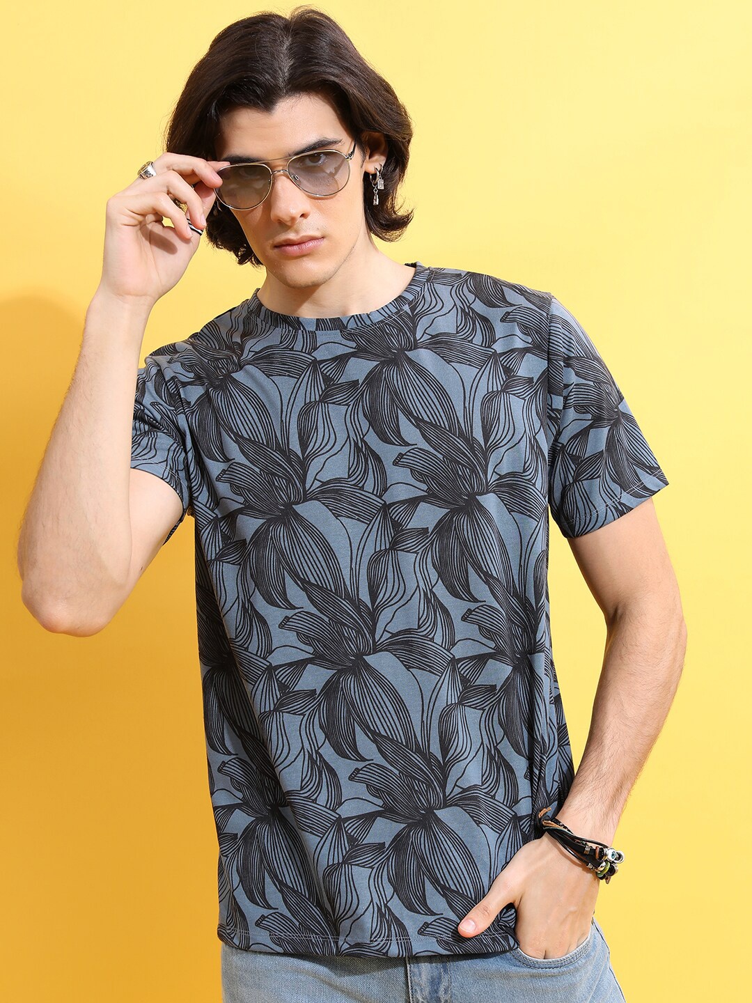 

HIGHLANDER Grey Floral Printed Regular Sleeves T-shirt