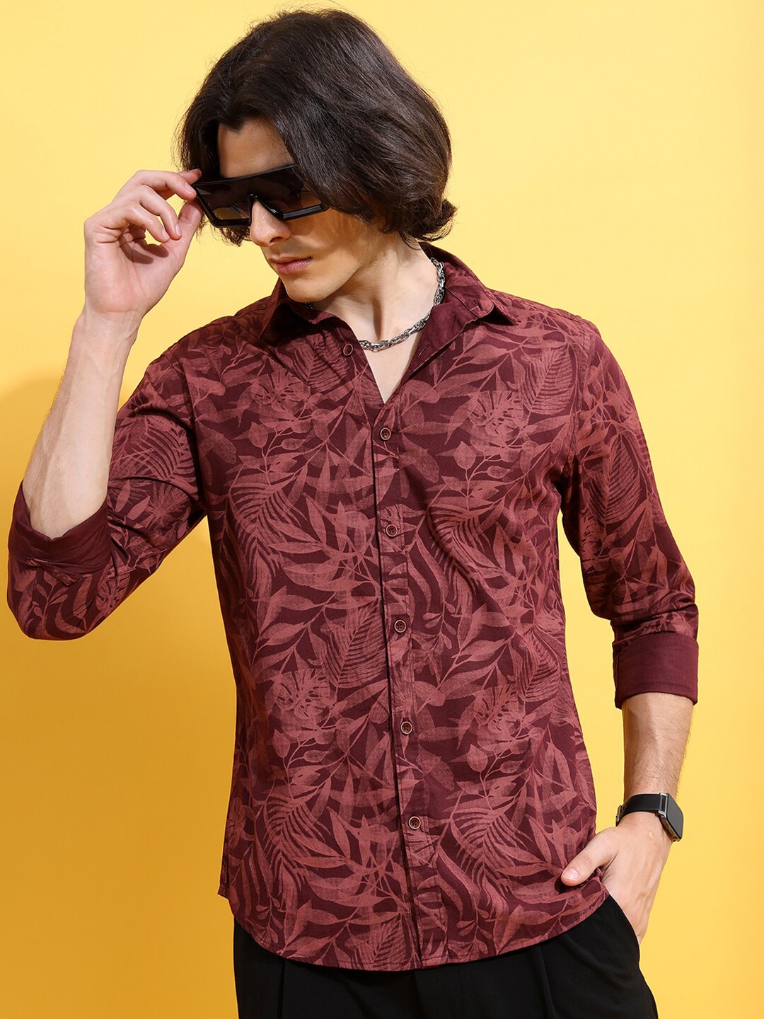 

HIGHLANDER Maroon Tropical Printed Slim Fit Cotton Casual Shirt
