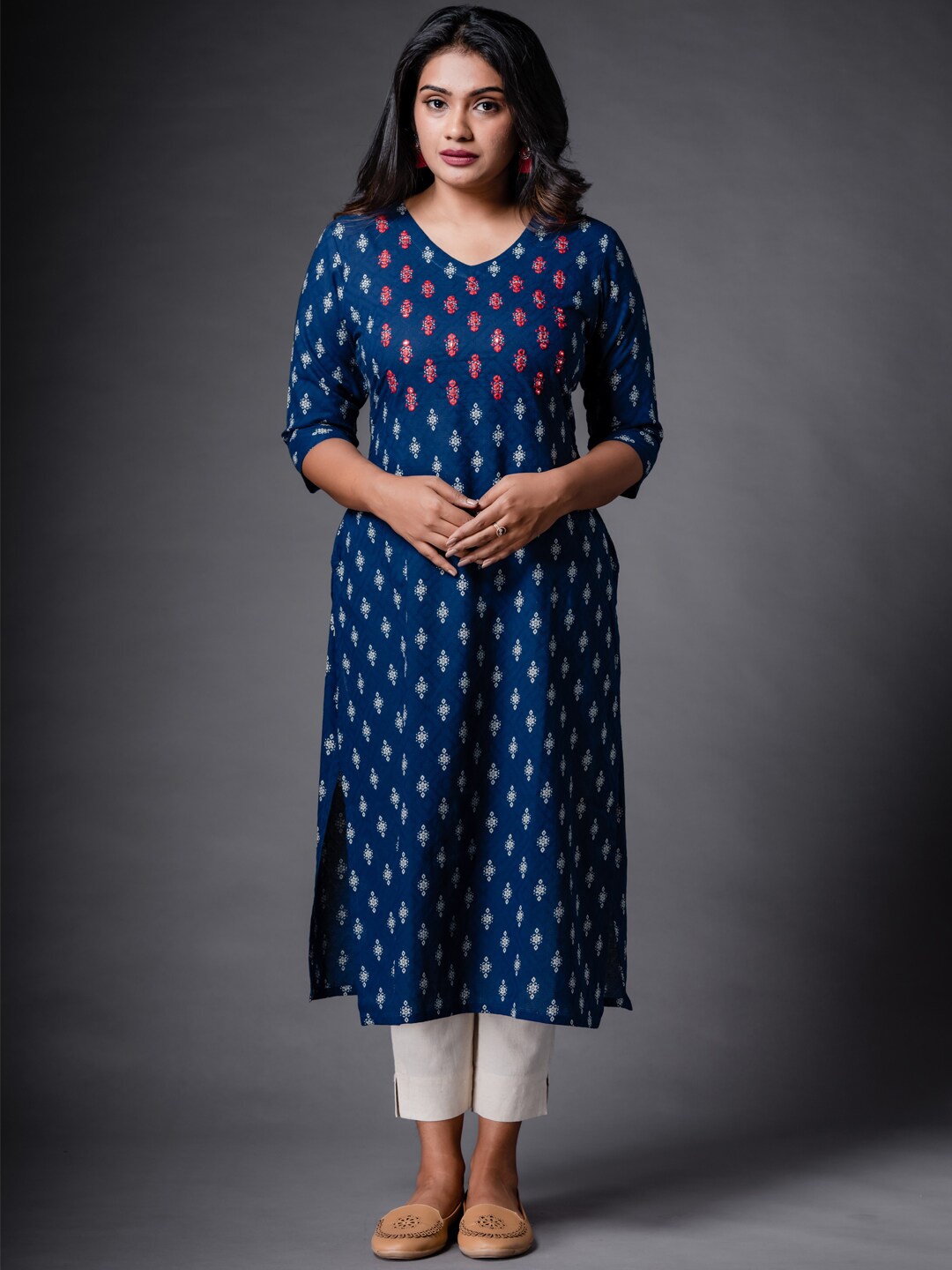

Vismay Ethnic Motifs Printed Mirror Work Jacquard Cotton Kurta, Blue