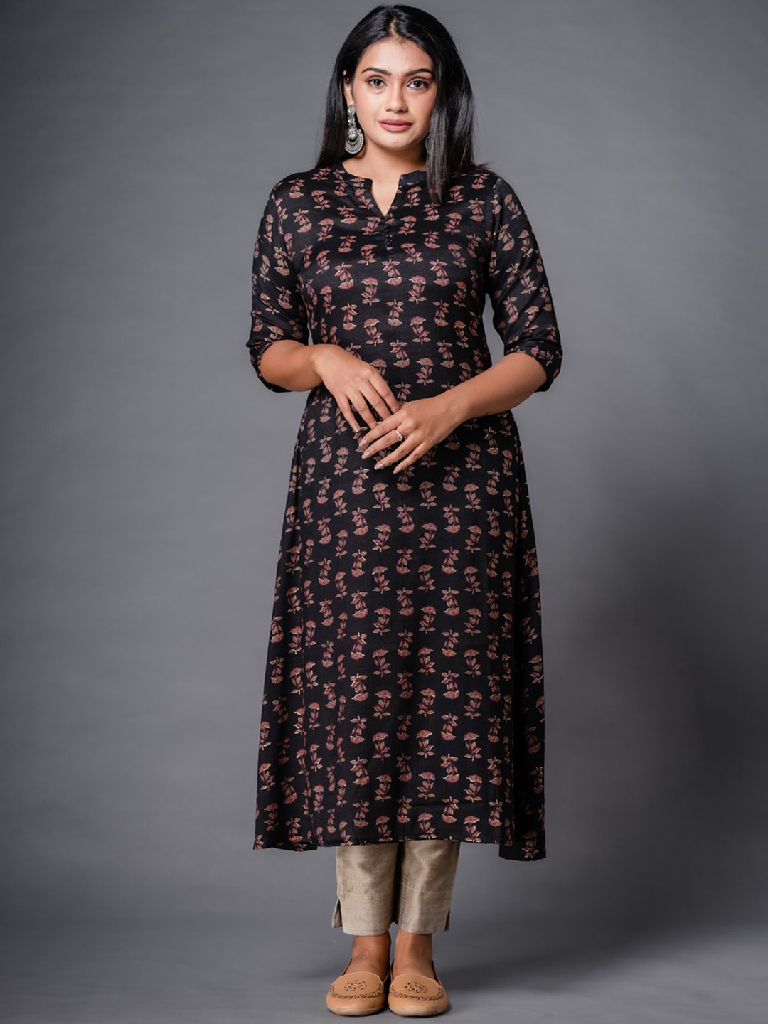 

Vismay Floral Printed A-Line Kurta, Black