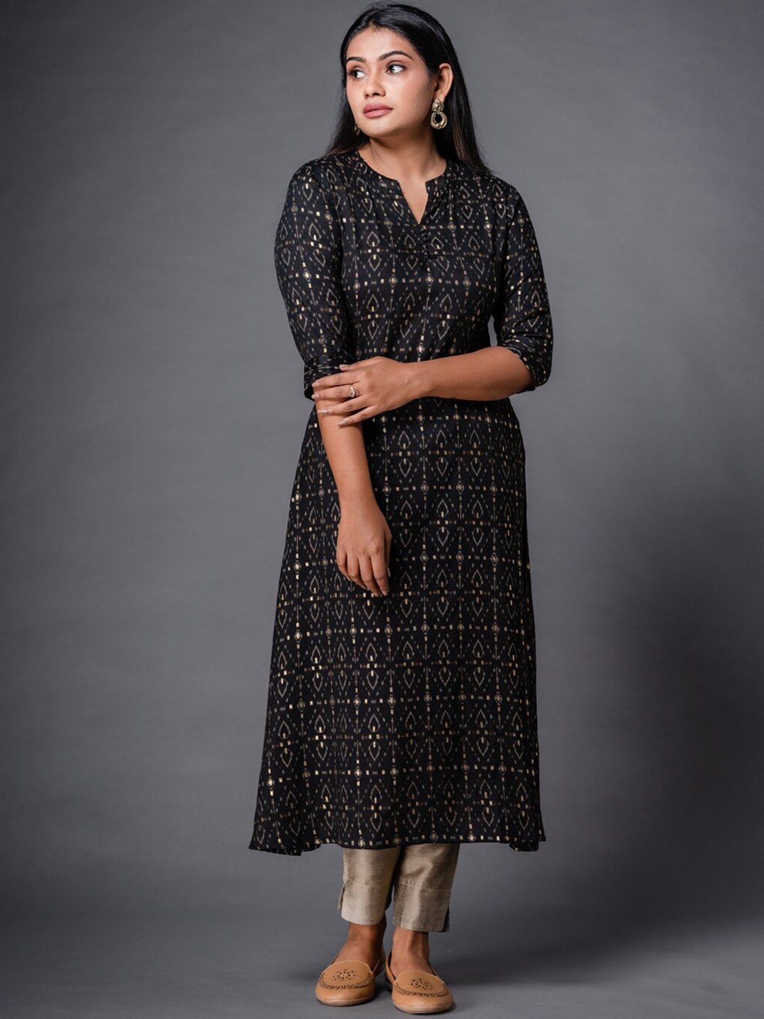 

Vismay Geometric Printed A-Line Kurta, Black