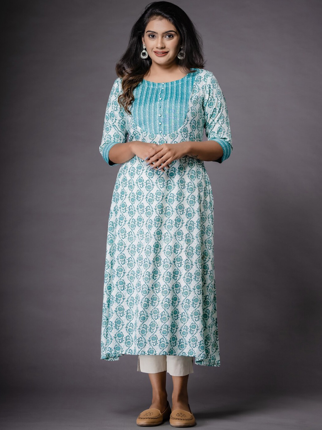 

Vismay Floral Printed A-Line Kurta, Green