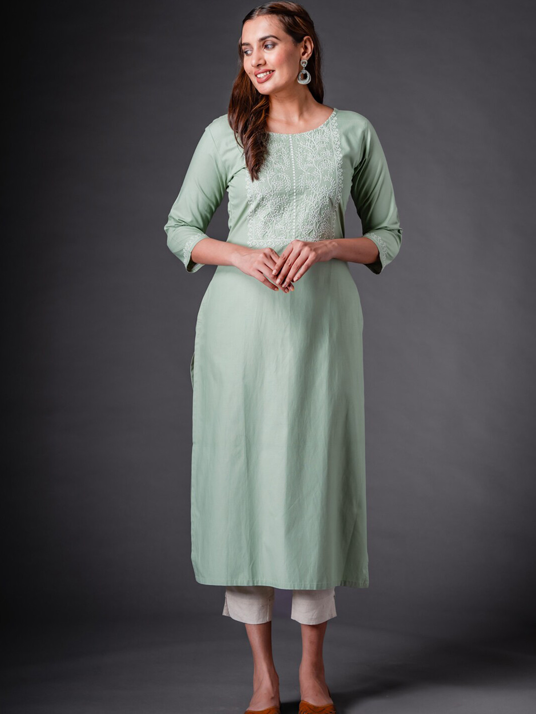 

Vismay Floral Yoke Design Thread Work Straight Kurta, Green
