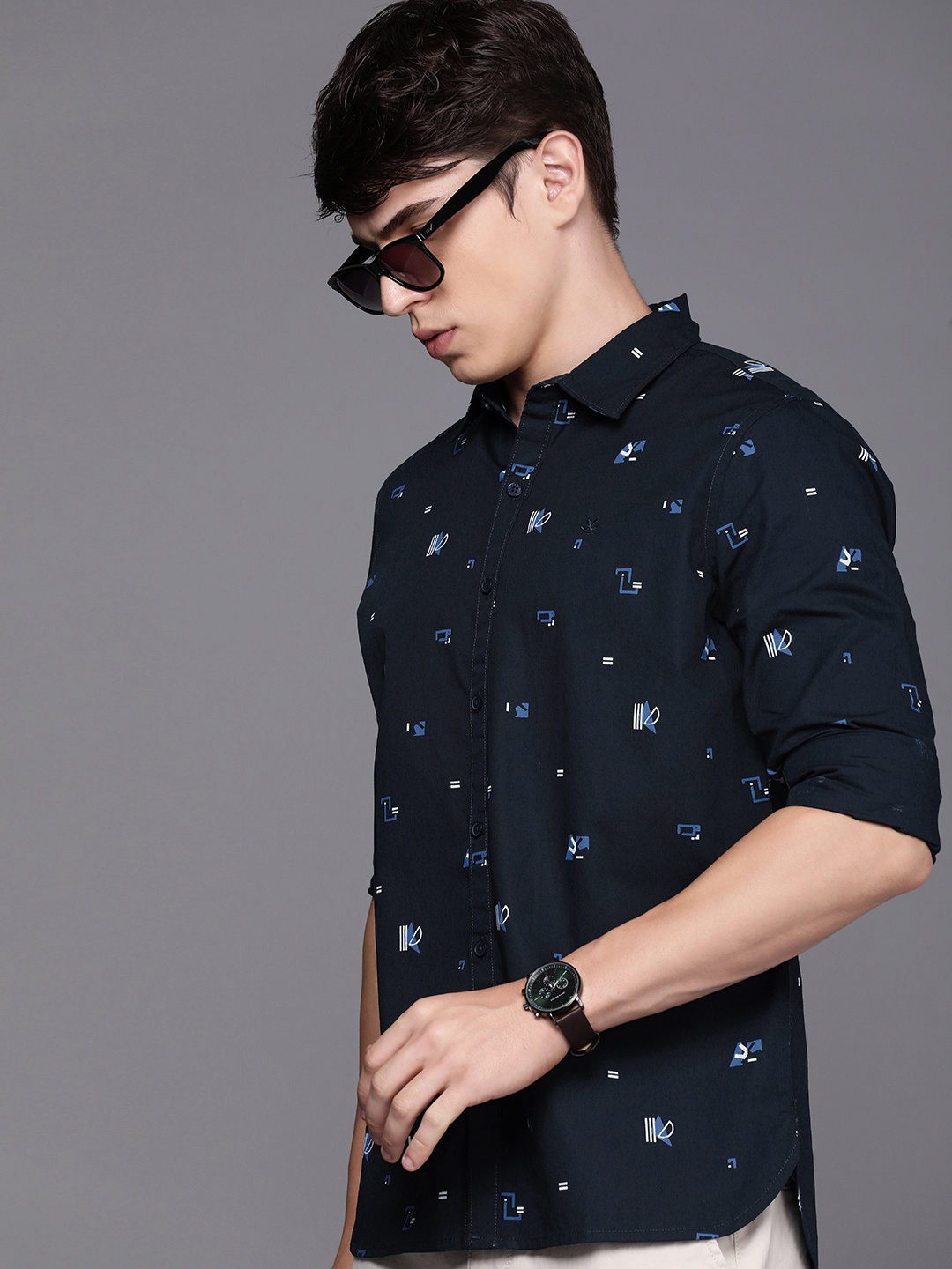 

WROGN Slim Fit Geometric Printed Pure Cotton Casual Shirt, Navy blue