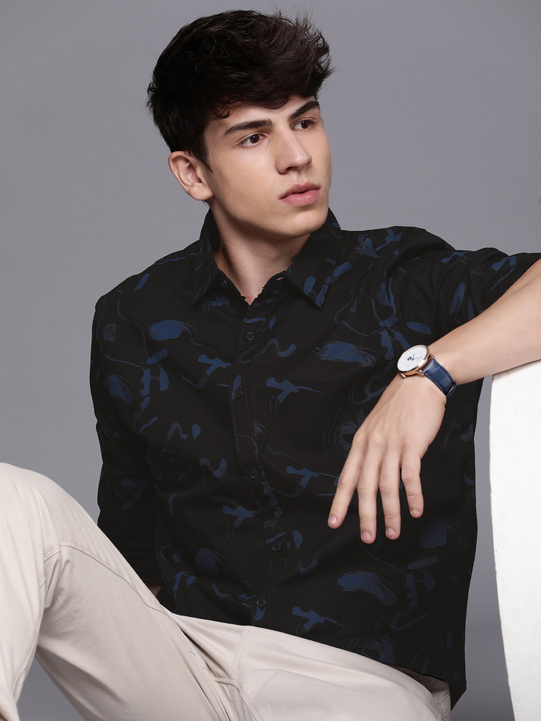 

WROGN Slim Fit Abstract Printed Pure Cotton Casual Shirt, Black