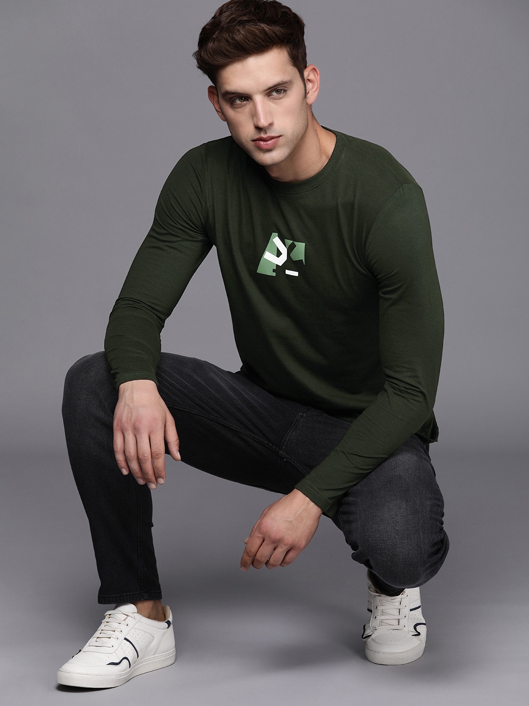 

WROGN Round Neck Slim Fit Minimal Graphic Print T-shirt, Olive