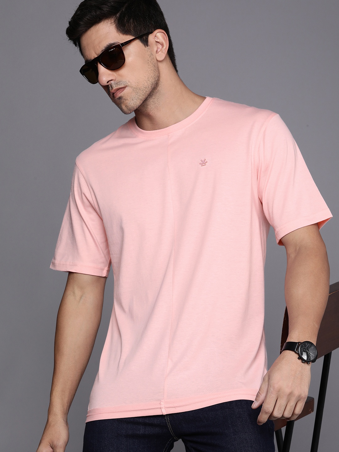 

WROGN Men Solid Round Neck T-shirt, Pink
