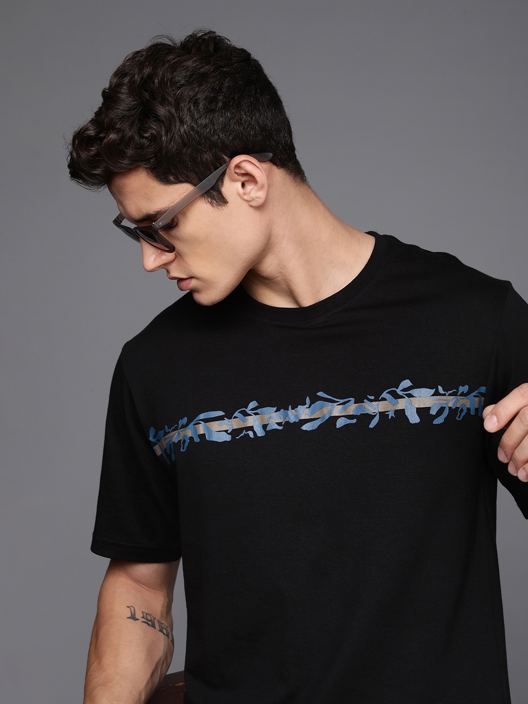 

WROGN Conversational Striped Slim Fit T-shirt, Black